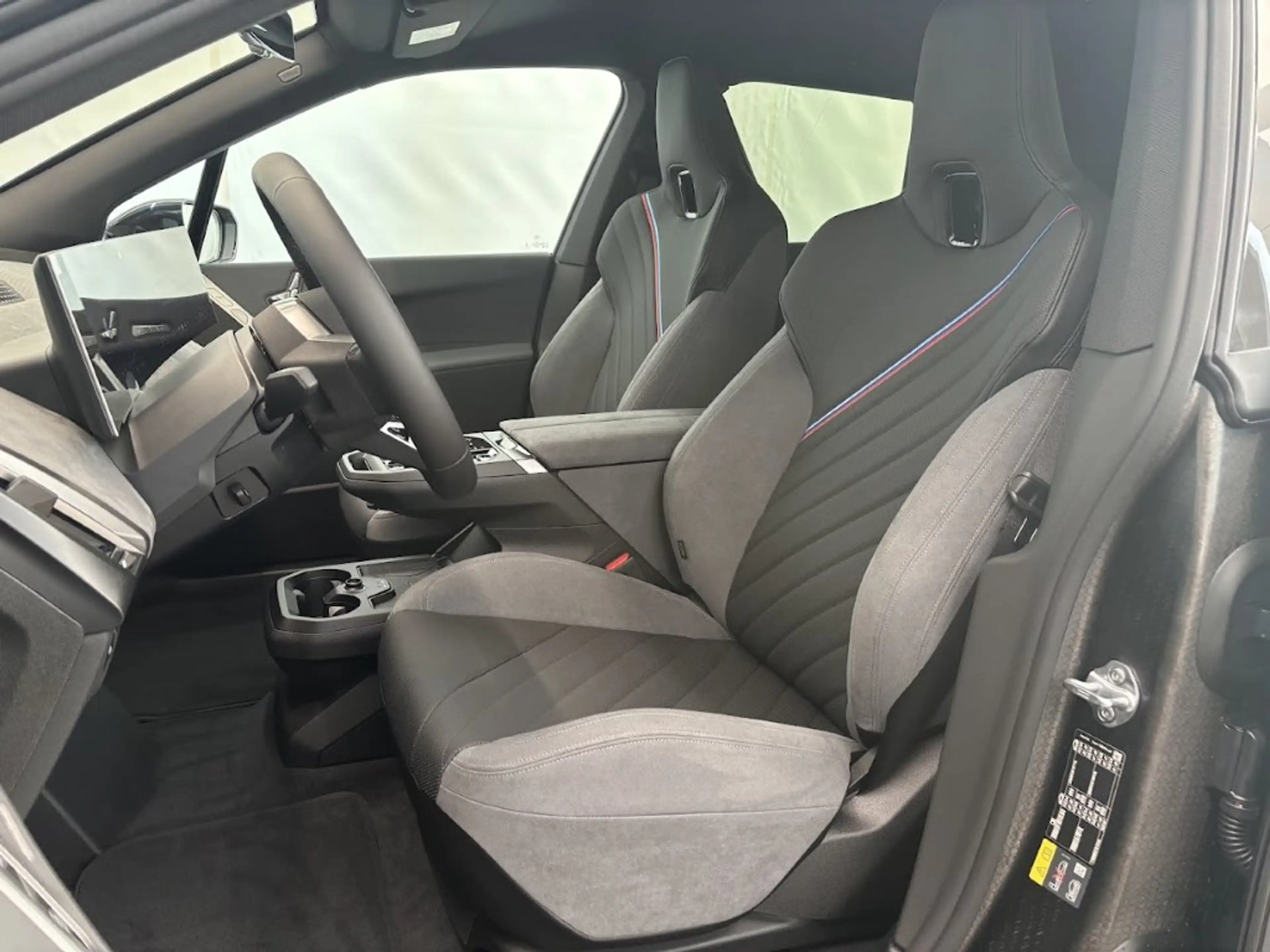 BMW iX xDrive45 — photo 6