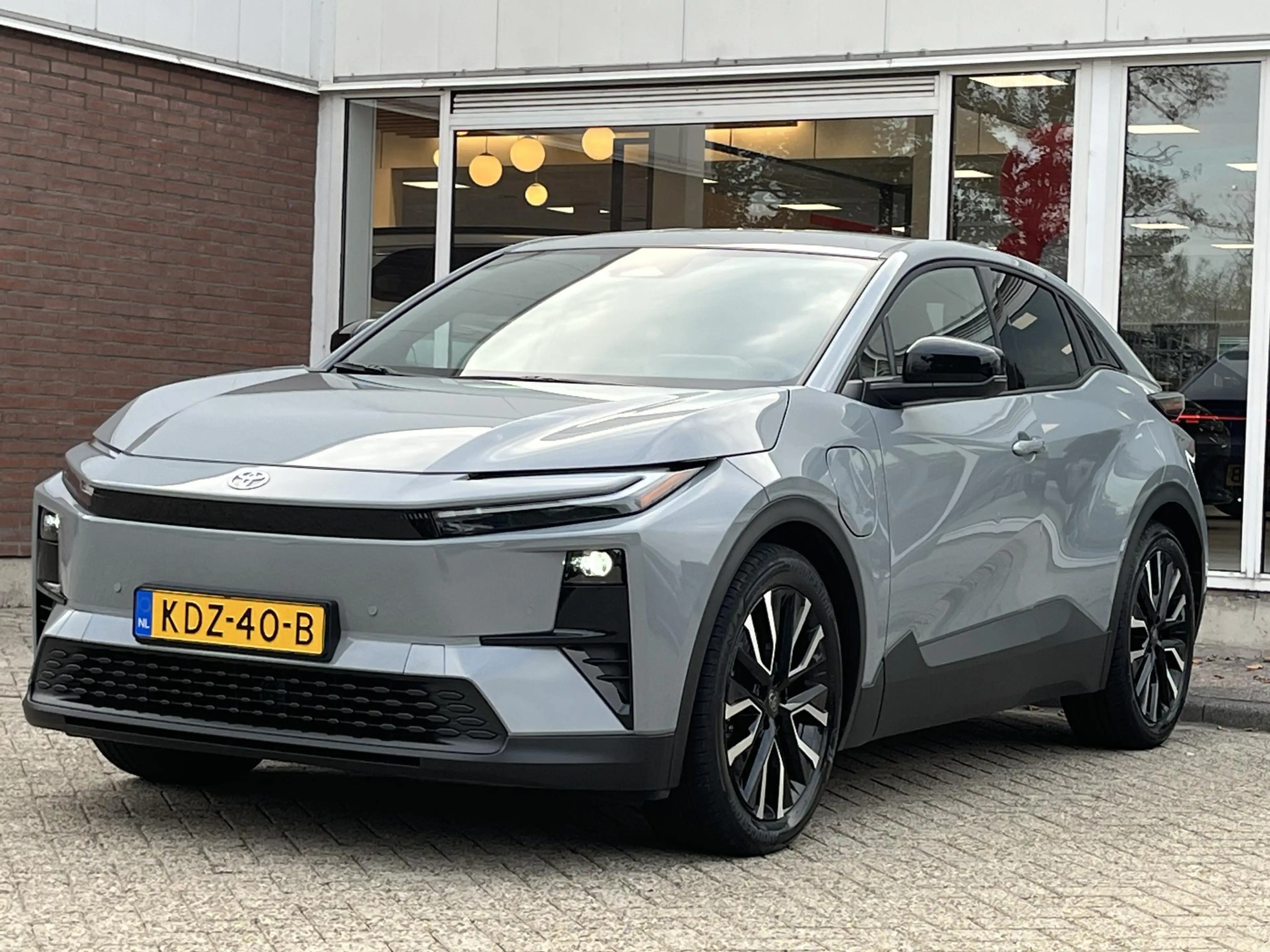 Toyota C-HR+ First Edition 77 kWh l 20 inch velgen l elektrisch — photo 9