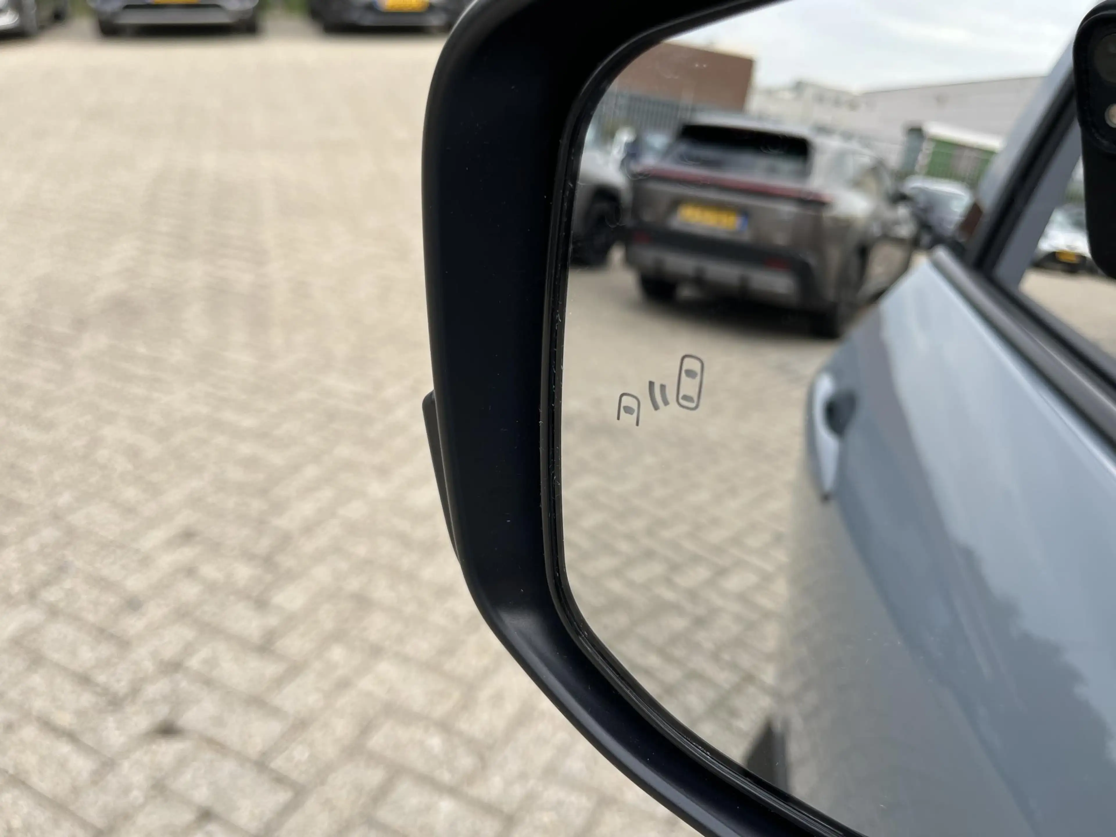Toyota C-HR+ First Edition 77 kWh l 20 inch velgen l elektrisch — photo 6