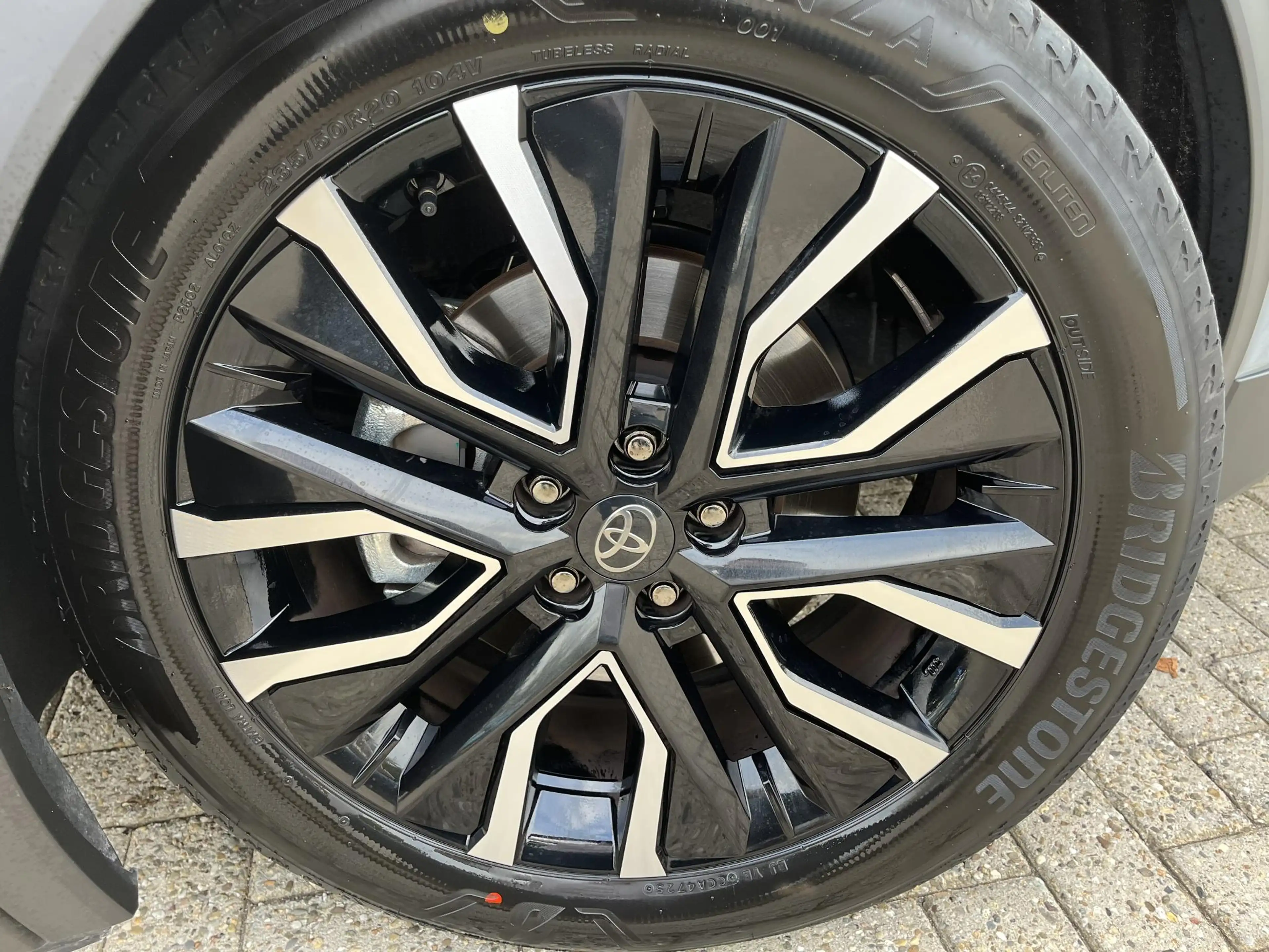 Toyota C-HR+ First Edition 77 kWh l 20 inch velgen l elektrisch — photo 2