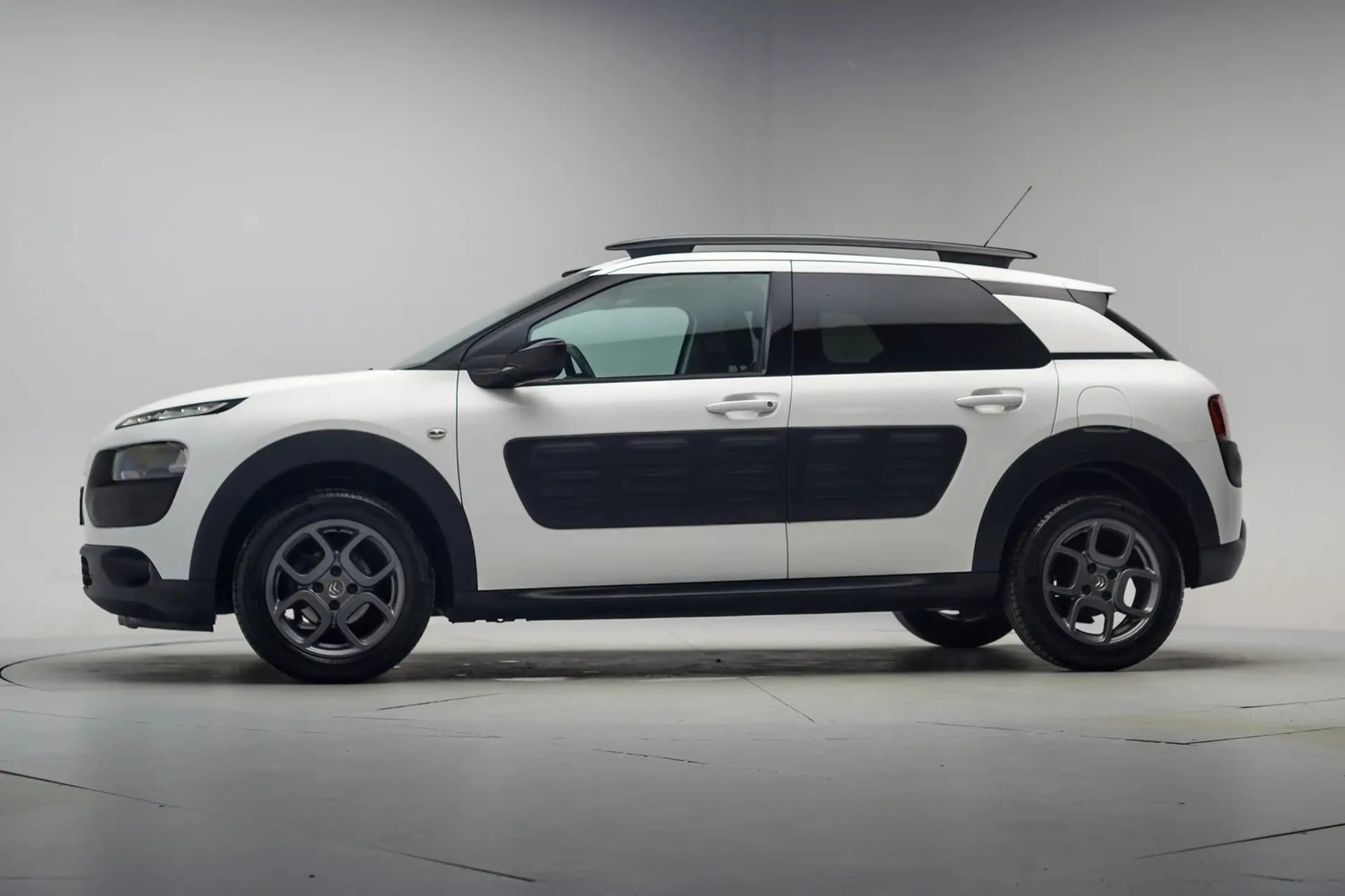 Citroen C4 Cactus C4 Cactus 1.2 PureTech Shine [ Panoramadak Cruise — photo 2