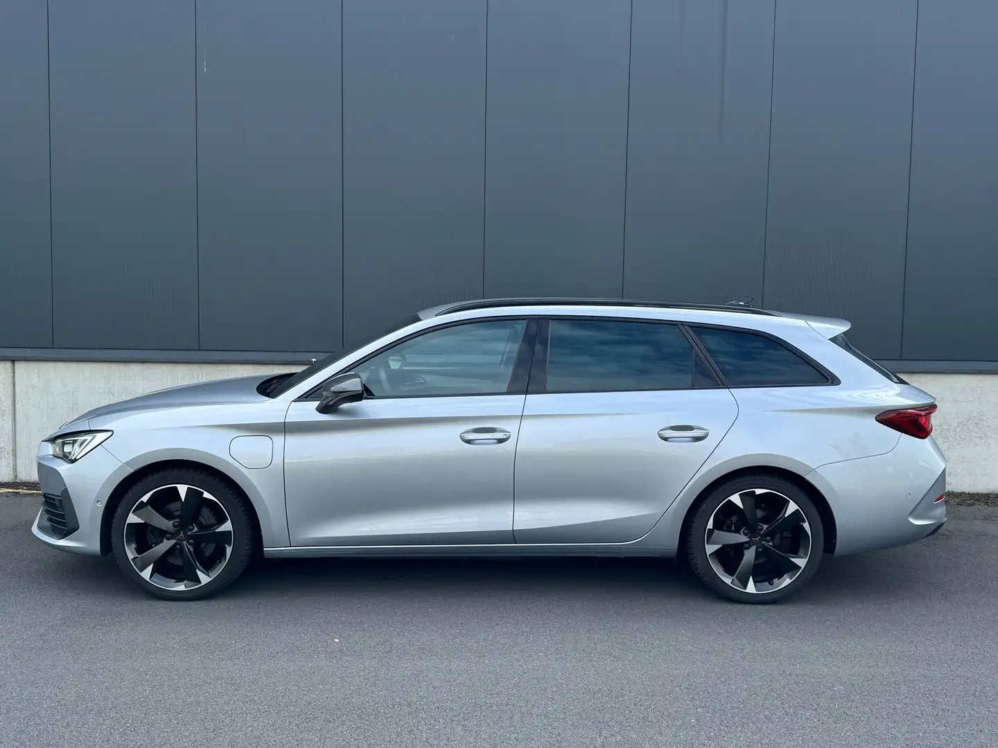 CUPRA Leon Sporttourer 1.4e-Hybrid DSG (204pk) Navi | Camera Zilver - 2