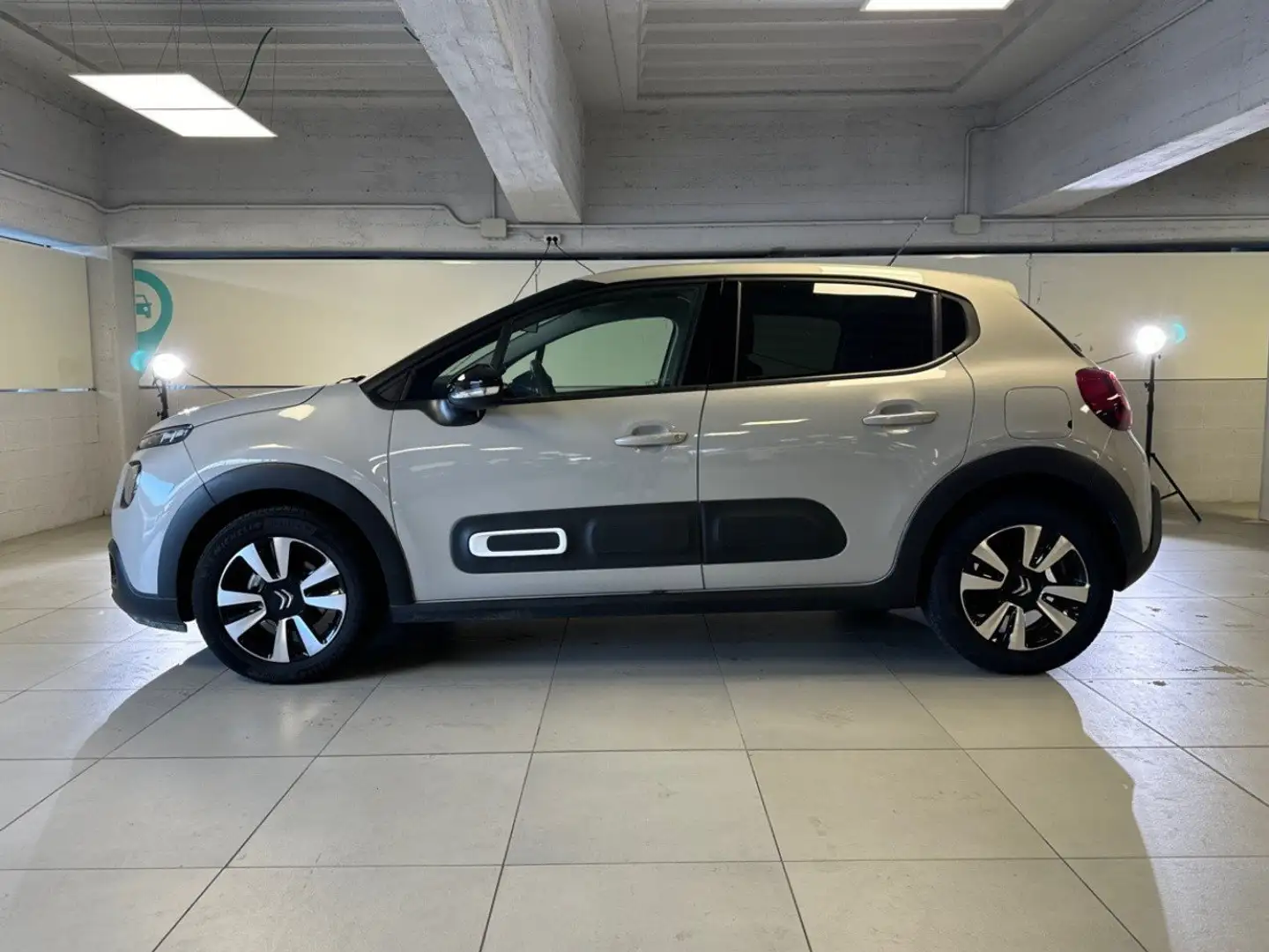 Citroen C3 PureTech 83 S&S MAX Neo Patentati Beige - 2
