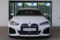 BMW i4 eDrive40 84 kWh M Sport | Panorama dak | Apple car Weiß - thumbnail 3