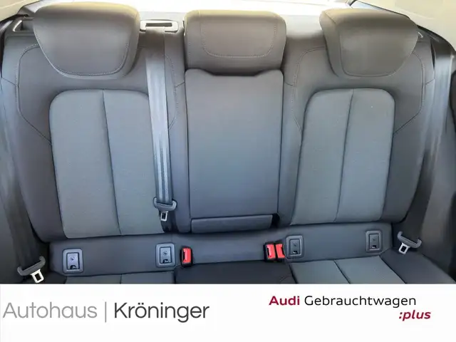 Audi Q2 view 10