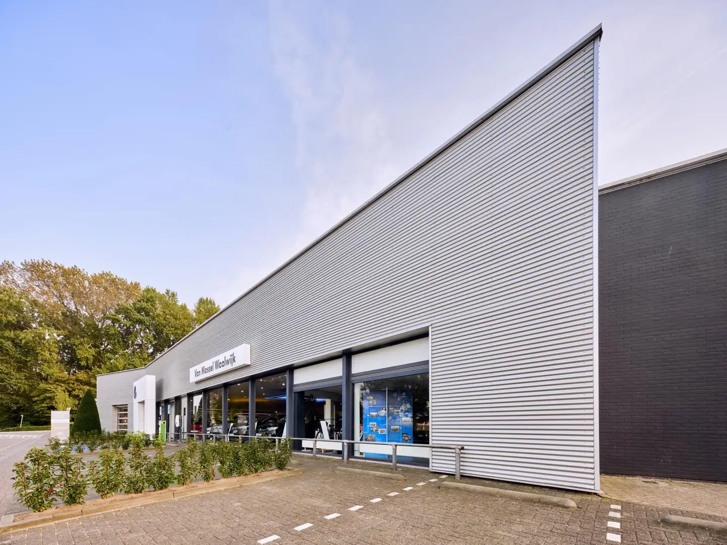 Volkswagen Tiguan 1.5 eHybrid R-Line Edition | Automaat | Navigatie Gris - 2