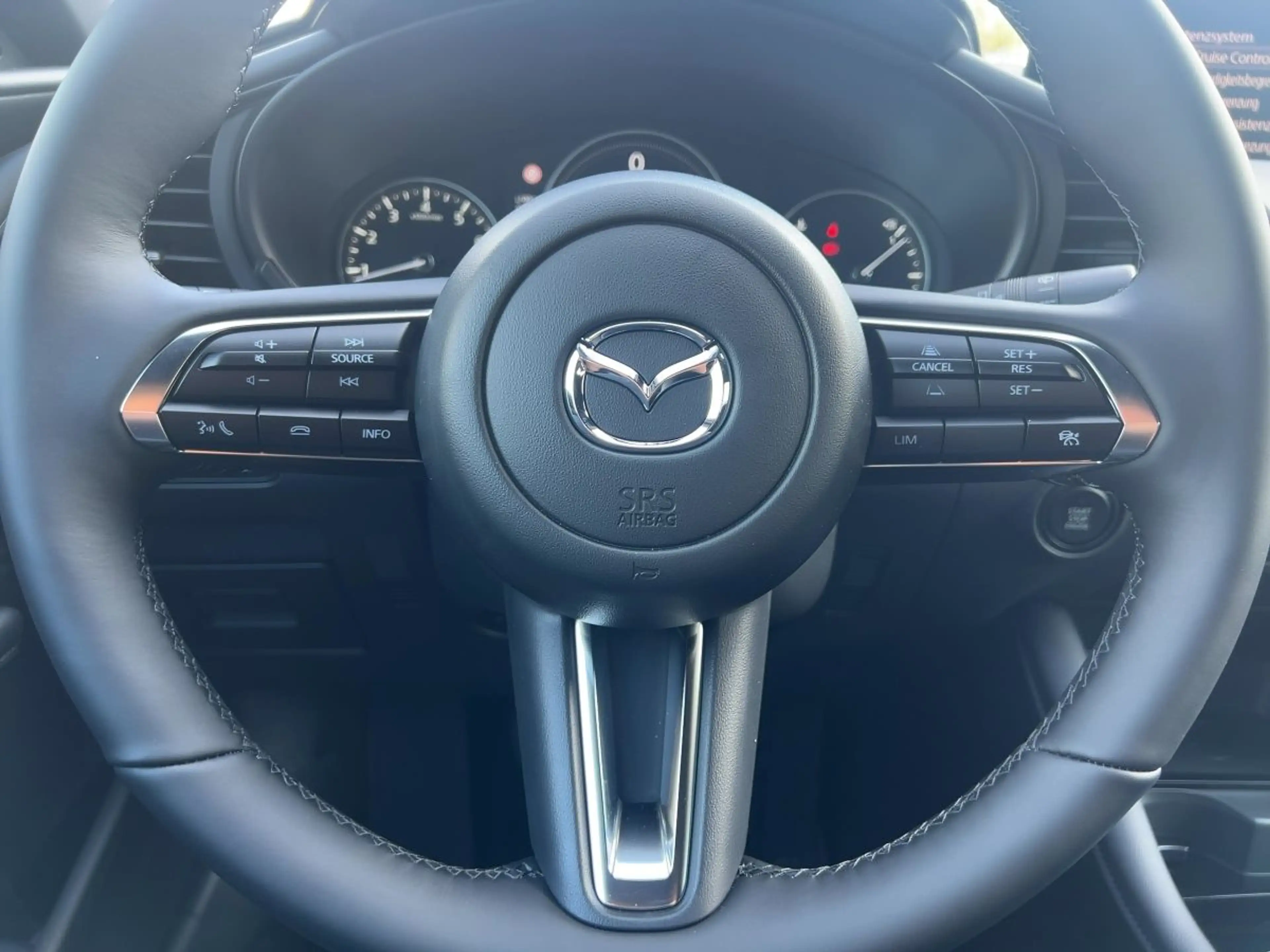 Mazda 3 G140 6MT 2WD CENTRE-LINE DESI LED Carplay RFK — photo 15