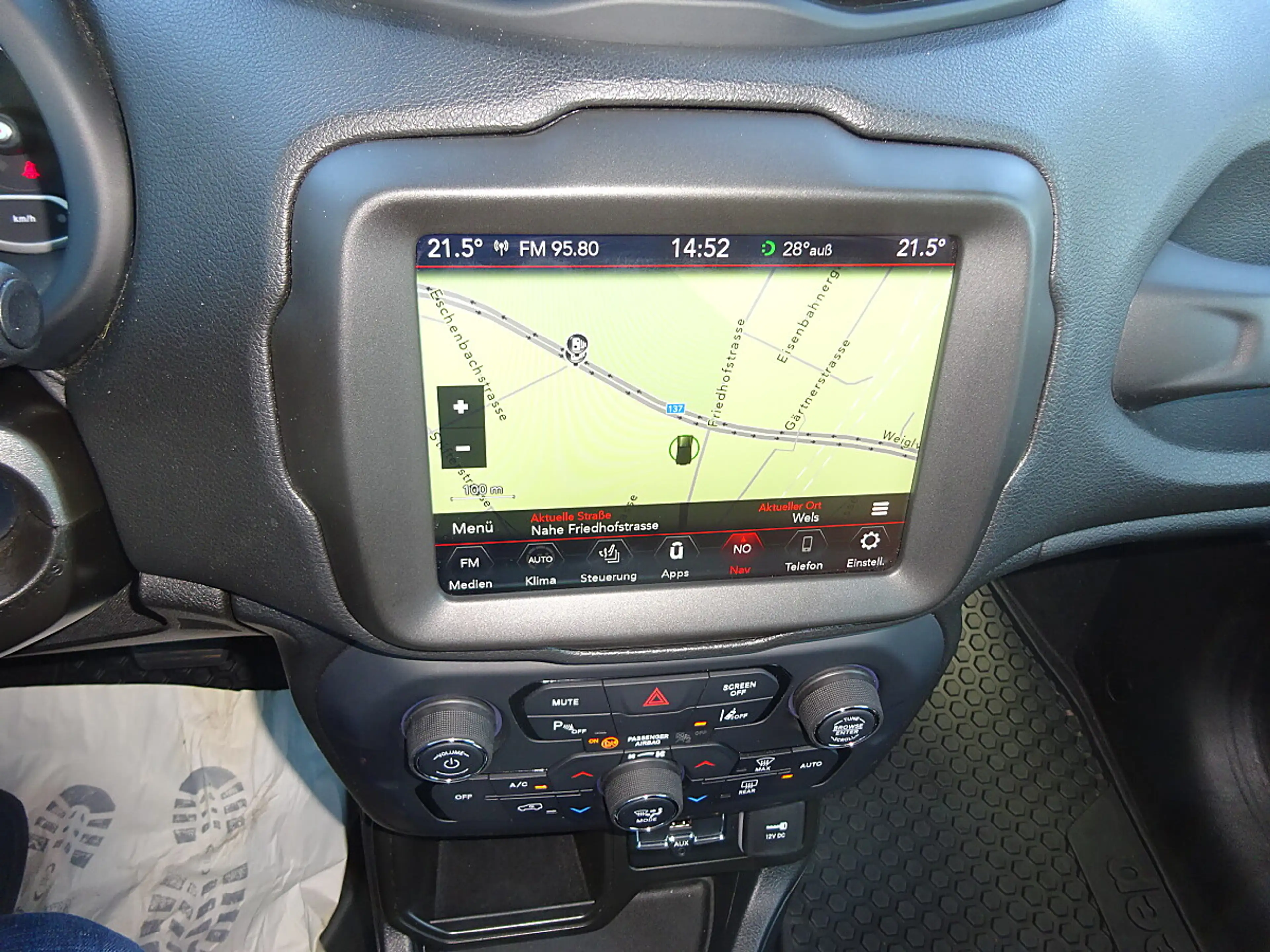 Jeep Renegade 1,3 MultiAir T4 FWD 6DDCT 150 Night Eagle — photo 11