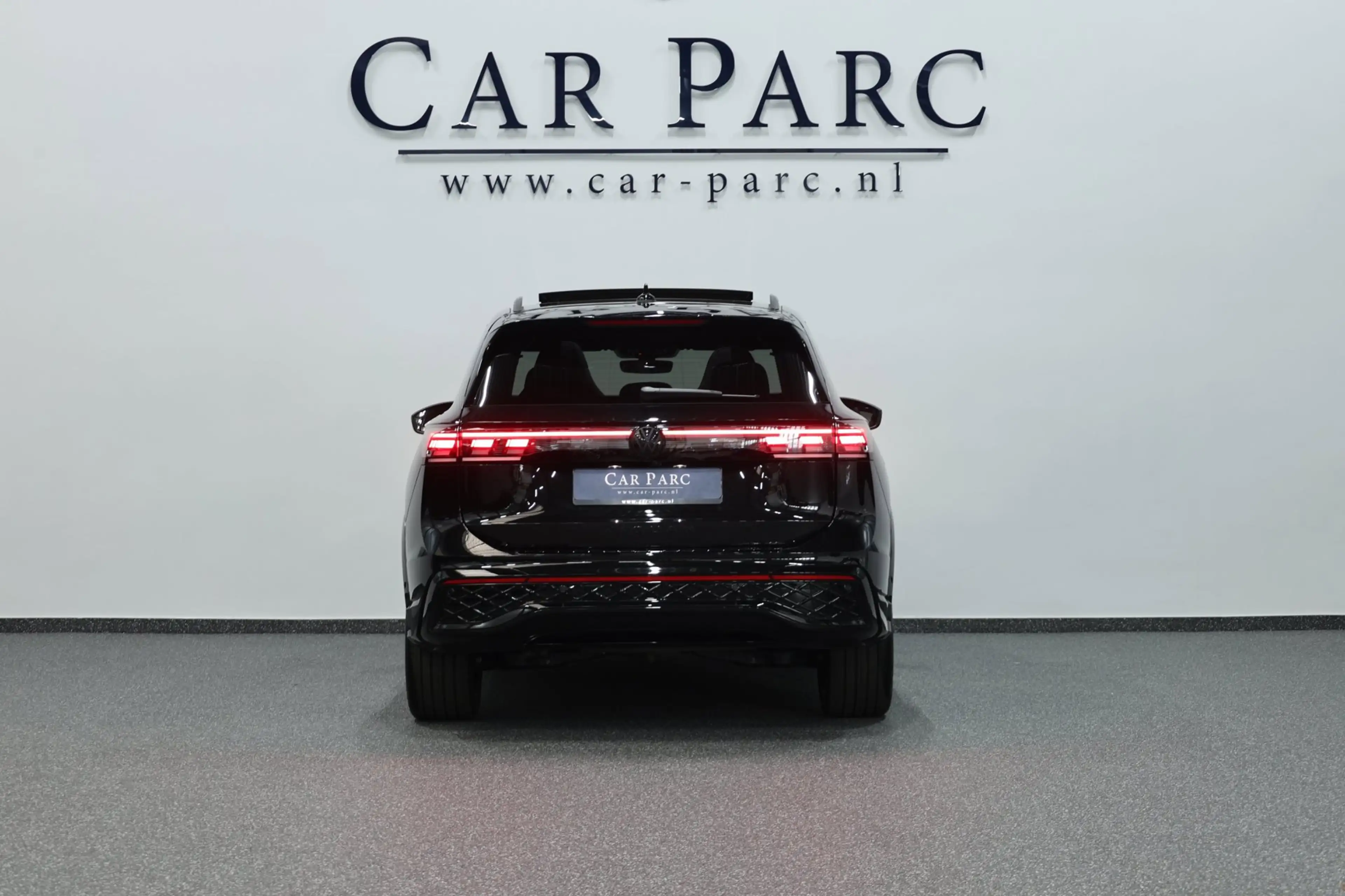 Volkswagen Tiguan 1.5 eTSI 3x R-Line IQ+LED/VIRTUAL/SFEER/PANO/ALCAN — photo 6