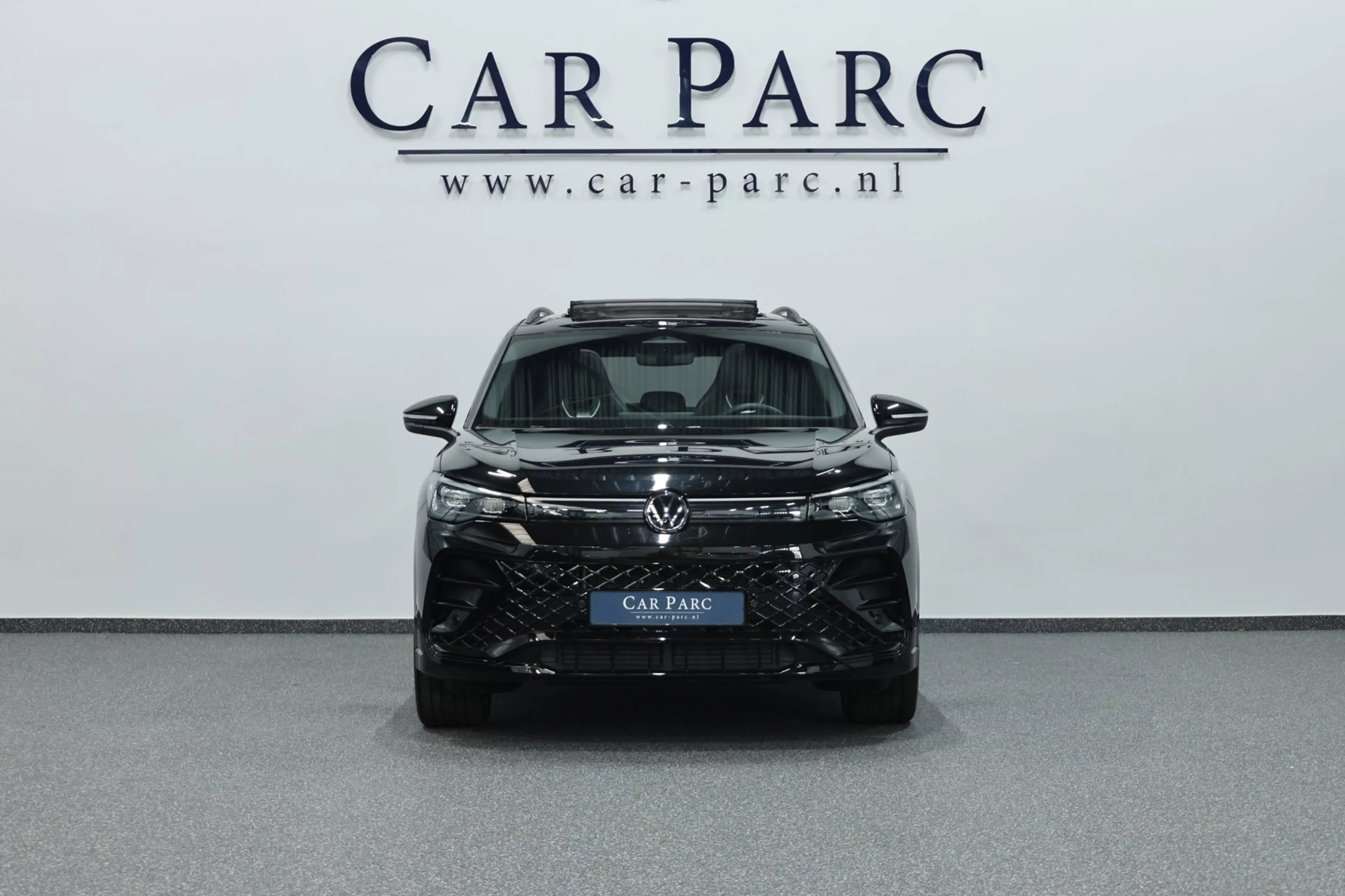 Volkswagen Tiguan 1.5 eTSI 3x R-Line IQ+LED/VIRTUAL/SFEER/PANO/ALCAN — photo 3