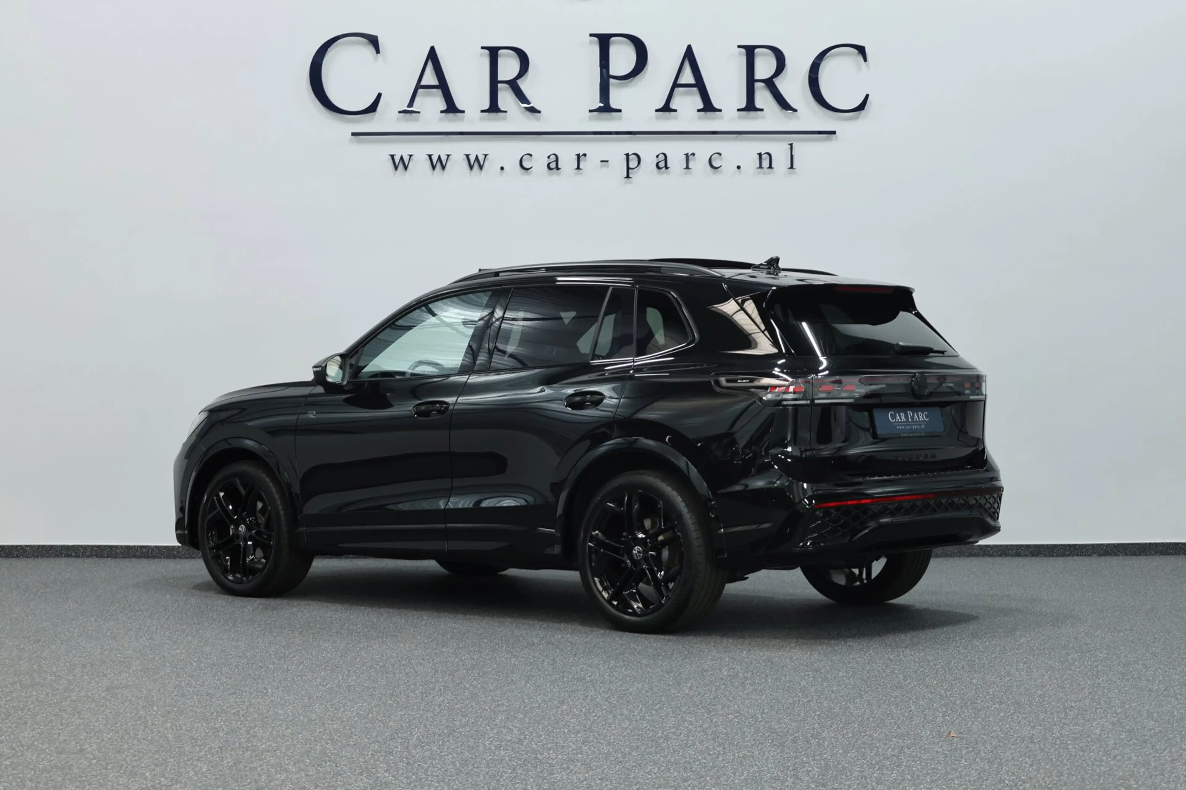 Volkswagen Tiguan 1.5 eTSI 3x R-Line IQ+LED/VIRTUAL/SFEER/PANO/ALCAN — photo 8
