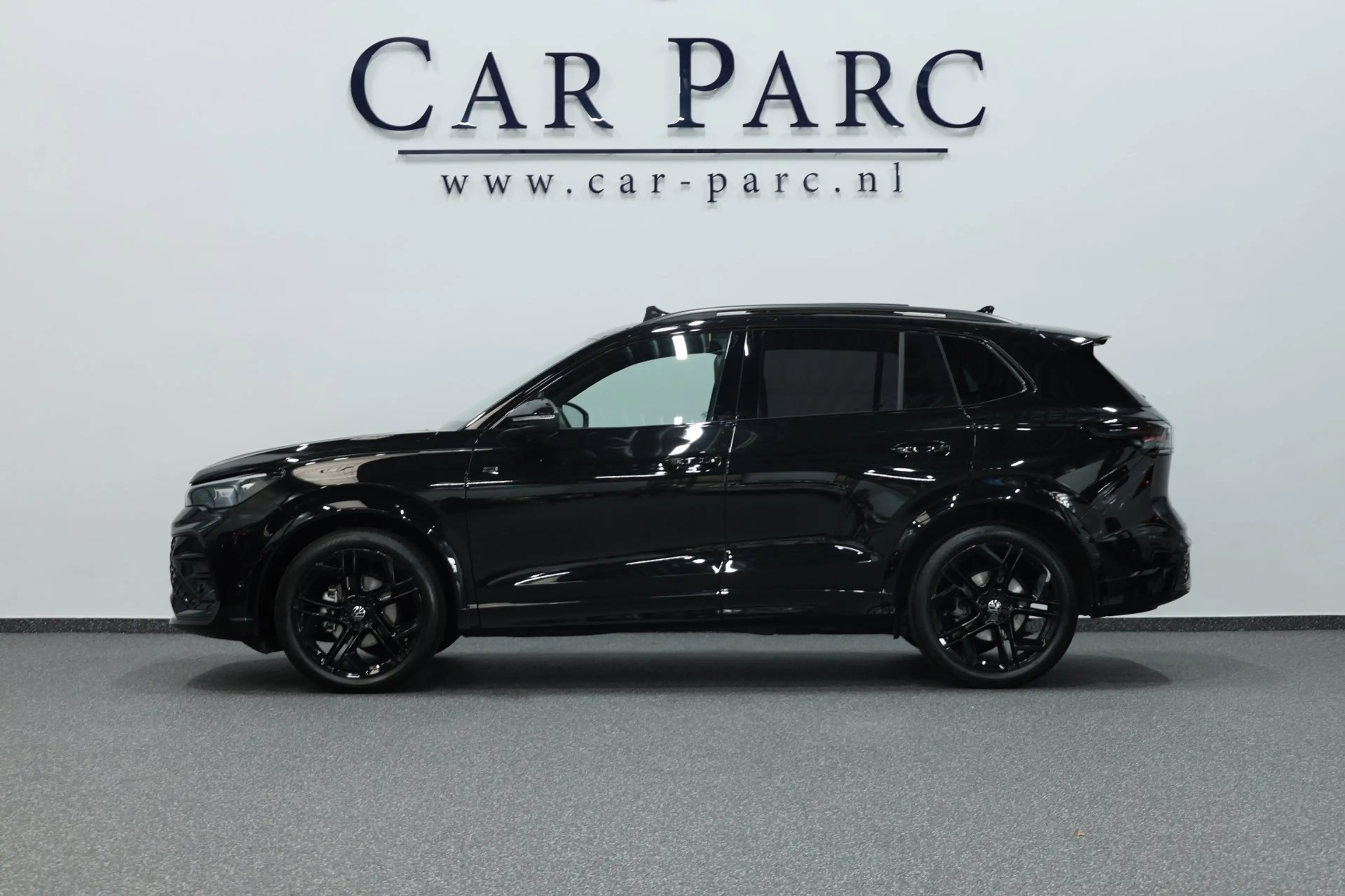 Volkswagen Tiguan 1.5 eTSI 3x R-Line IQ+LED/VIRTUAL/SFEER/PANO/ALCAN — photo 9