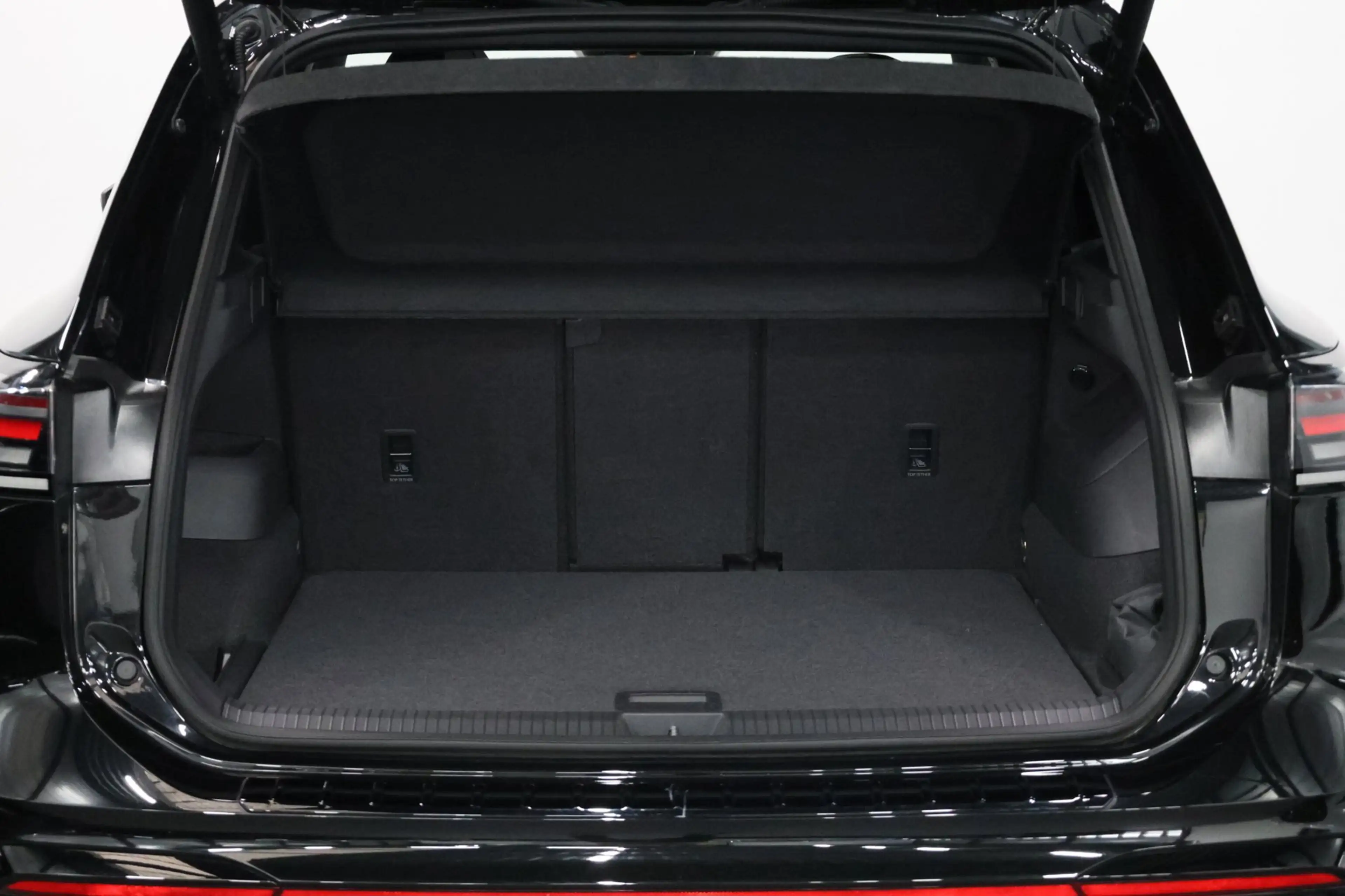 Volkswagen Tiguan 1.5 eTSI 3x R-Line IQ+LED/VIRTUAL/SFEER/PANO/ALCAN — photo 33