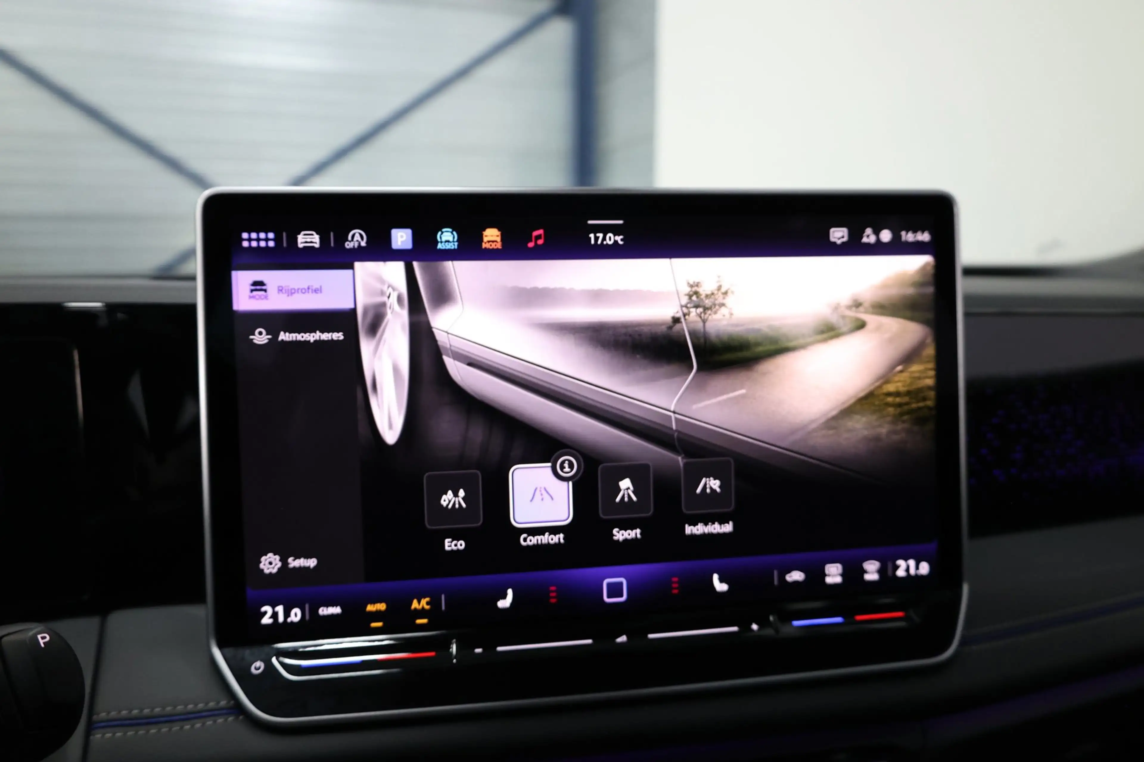 Volkswagen Tiguan 1.5 eTSI 3x R-Line IQ+LED/VIRTUAL/SFEER/PANO/ALCAN — photo 23