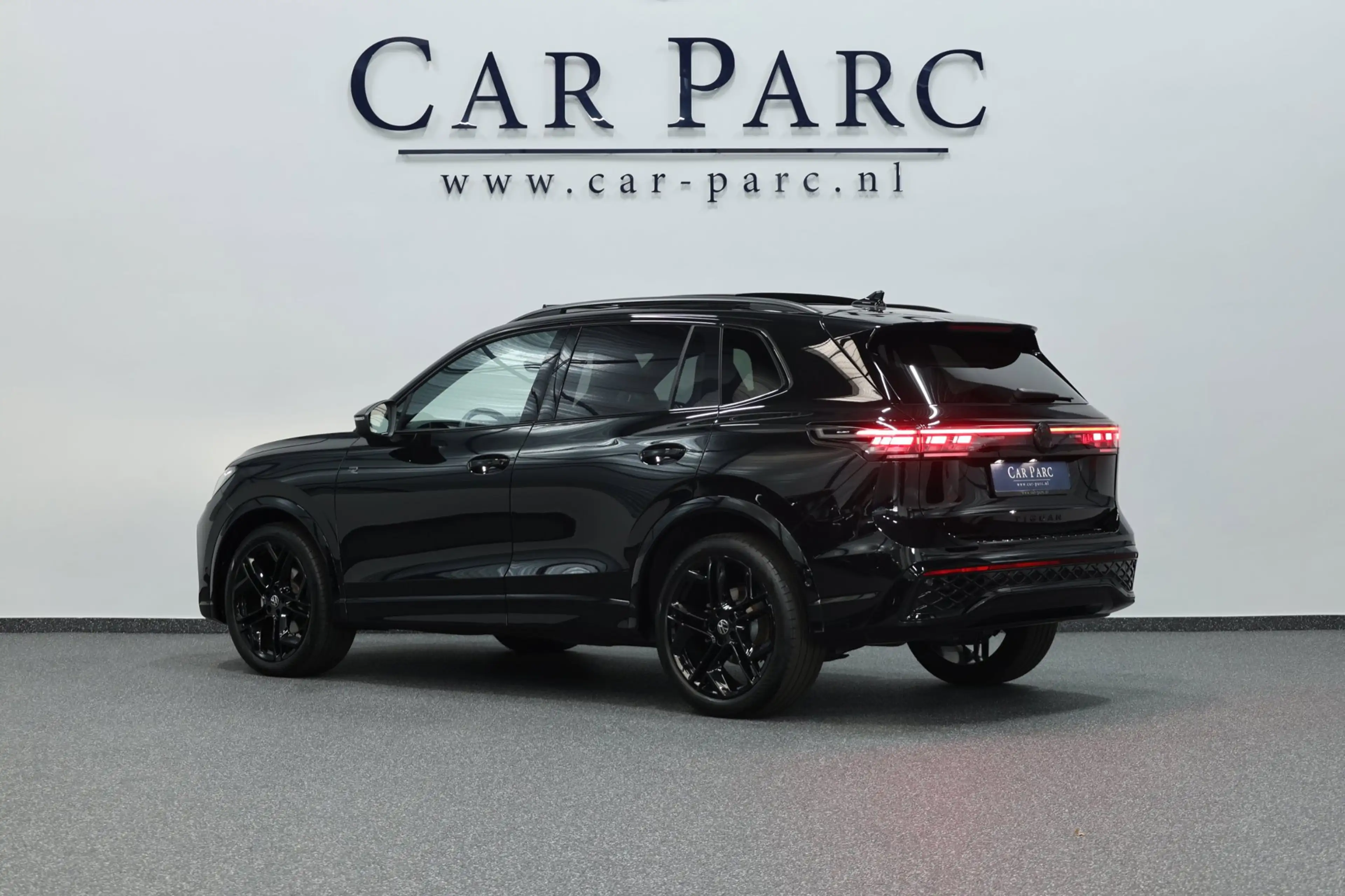 Volkswagen Tiguan 1.5 eTSI 3x R-Line IQ+LED/VIRTUAL/SFEER/PANO/ALCAN — photo 7