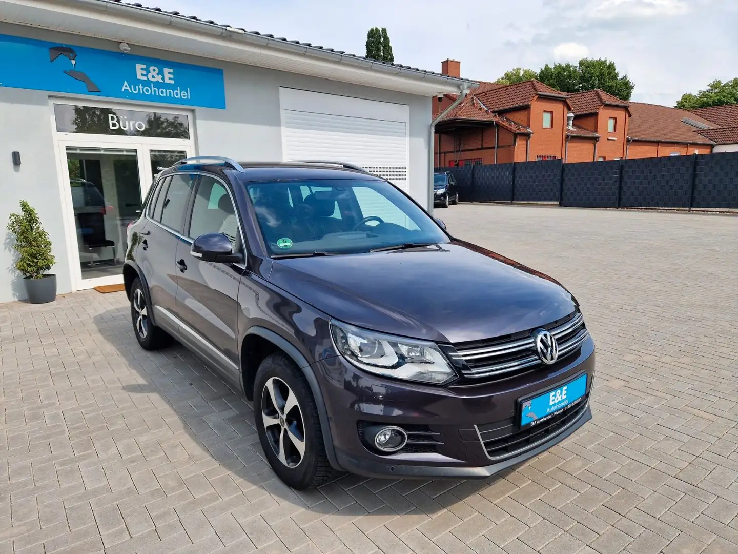 Volkswagen Tiguan 2.0 TDI+AKH+Allrad+Navi Gris - 1