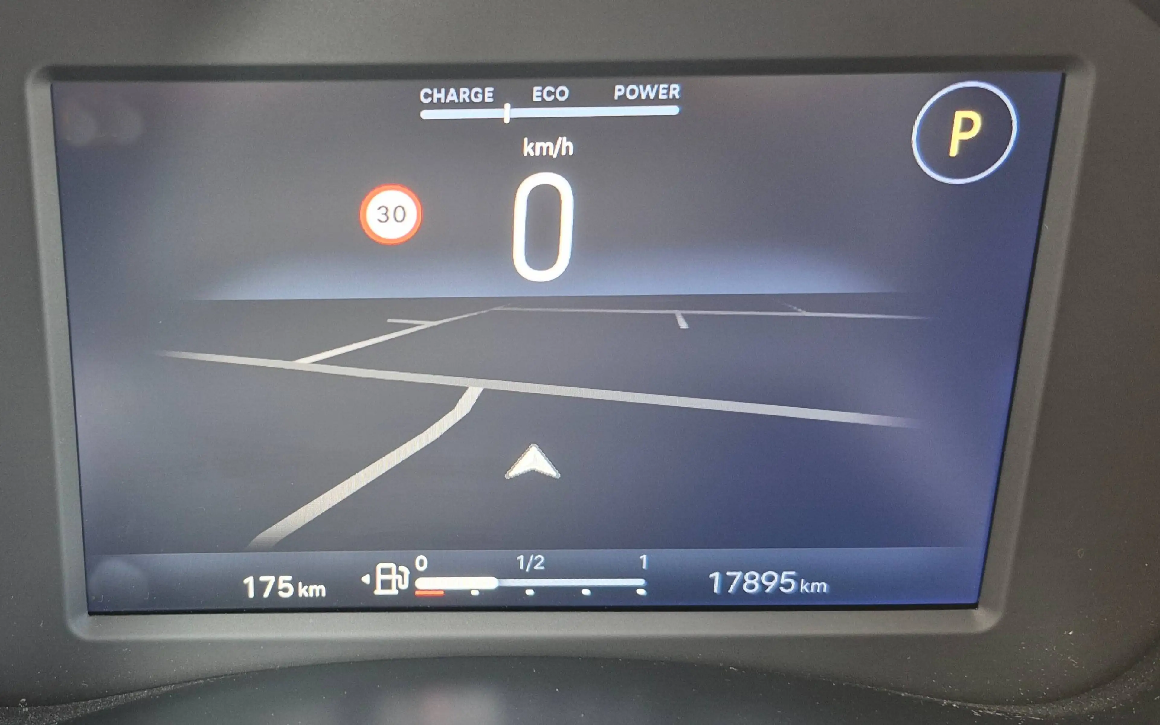 Fiat 600 Hybrid La Prima Autom., Navi, Keyless, Kamera — photo 15