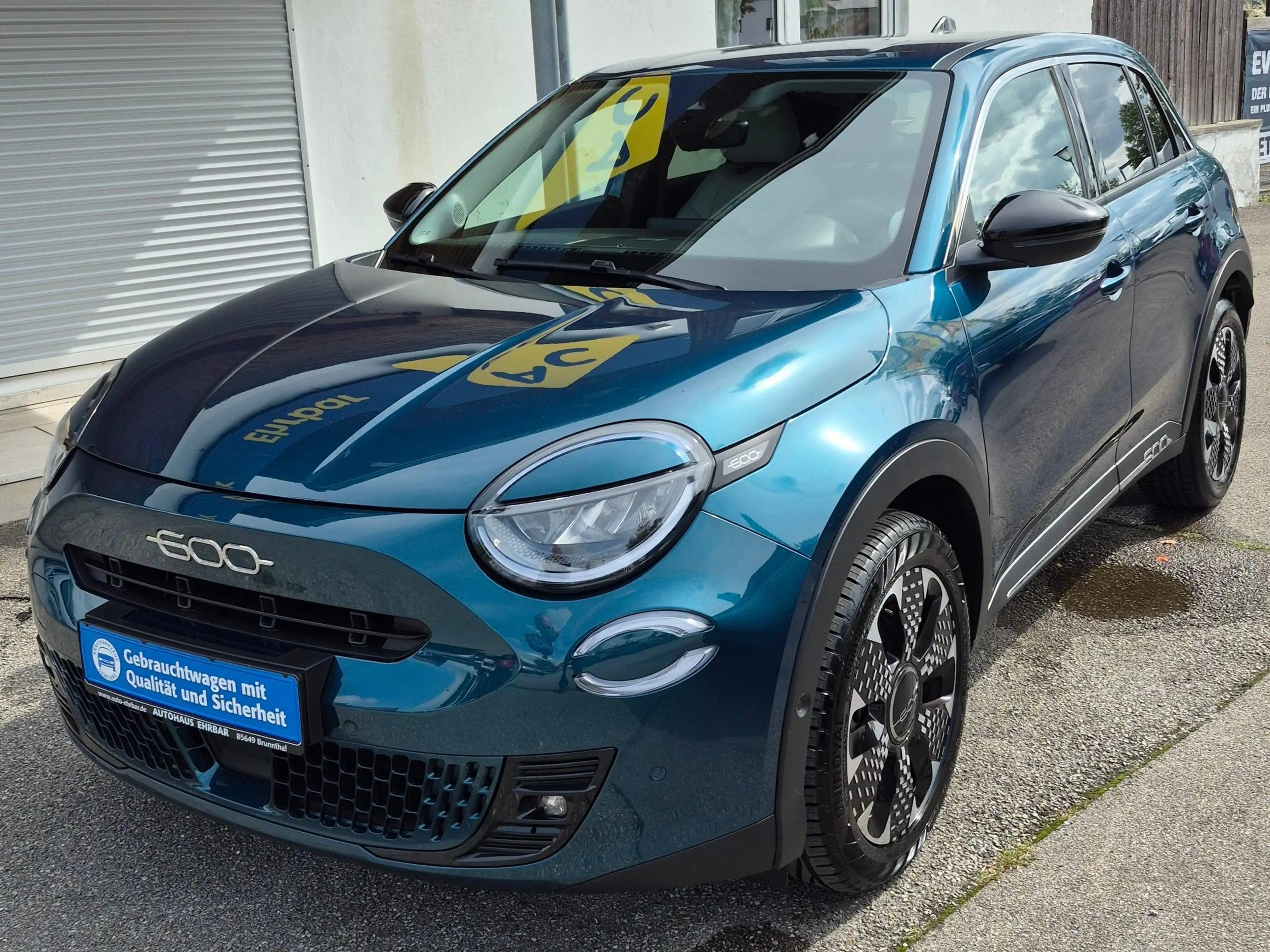 Fiat 600 Hybrid La Prima Autom., Navi, Keyless, Kamera