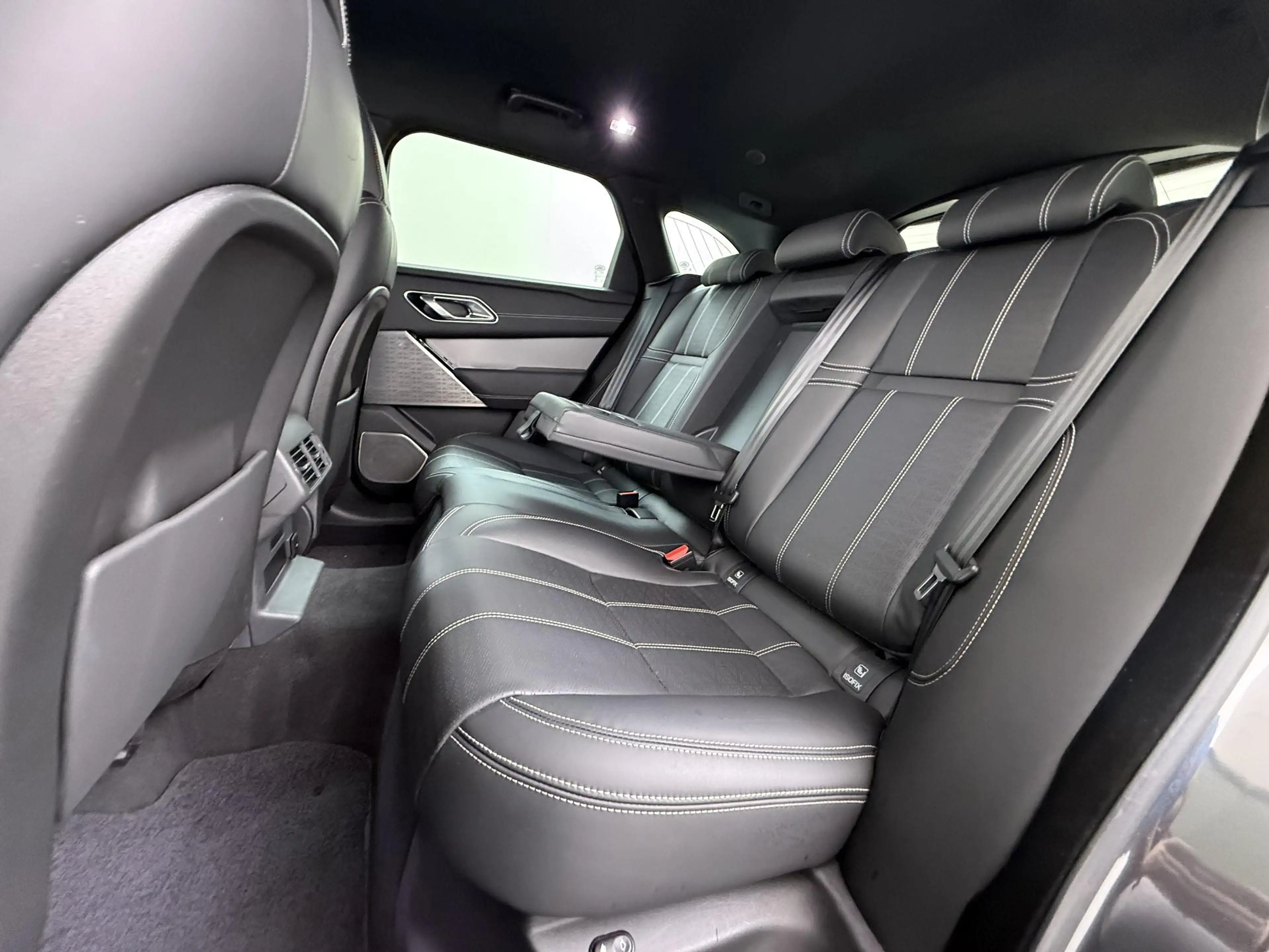 Land Rover Range Rover Velar 2.0 P400e R-Dynamic SE Trekhaak/22Inch/Massage/Mer — photo 18