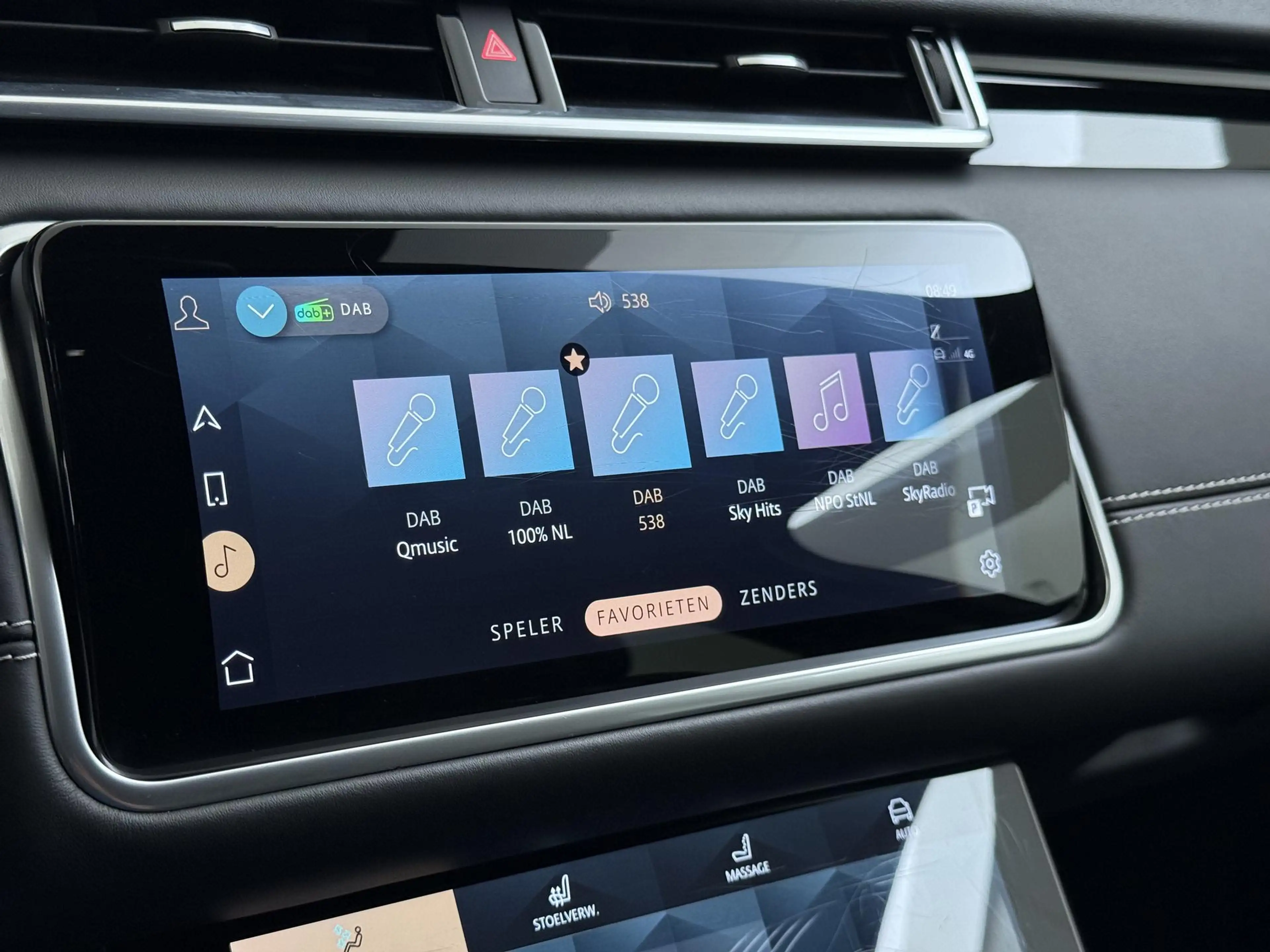 Land Rover Range Rover Velar 2.0 P400e R-Dynamic SE Trekhaak/22Inch/Massage/Mer — photo 32