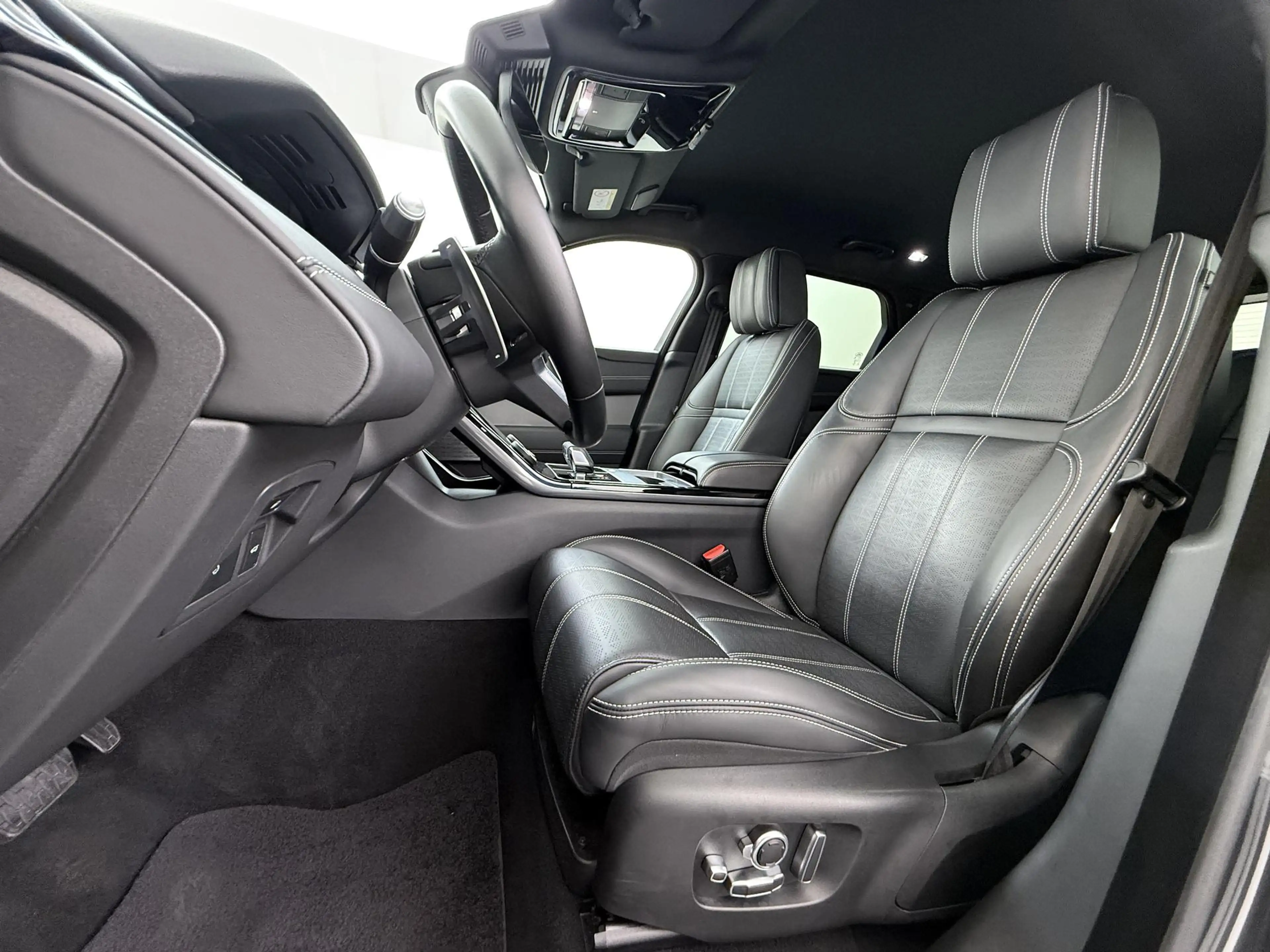 Land Rover Range Rover Velar 2.0 P400e R-Dynamic SE Trekhaak/22Inch/Massage/Mer — photo 15
