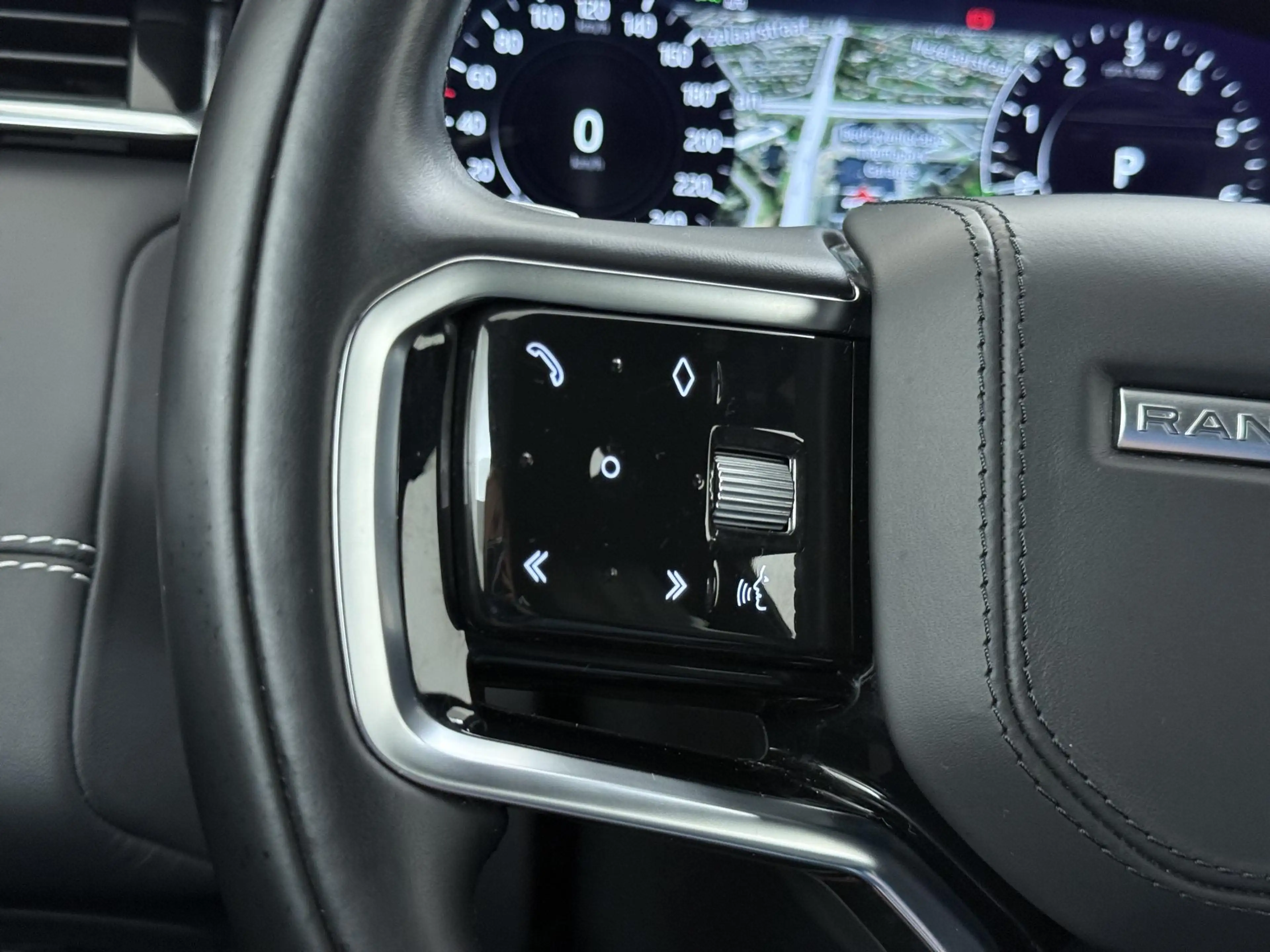 Land Rover Range Rover Velar 2.0 P400e R-Dynamic SE Trekhaak/22Inch/Massage/Mer — photo 25