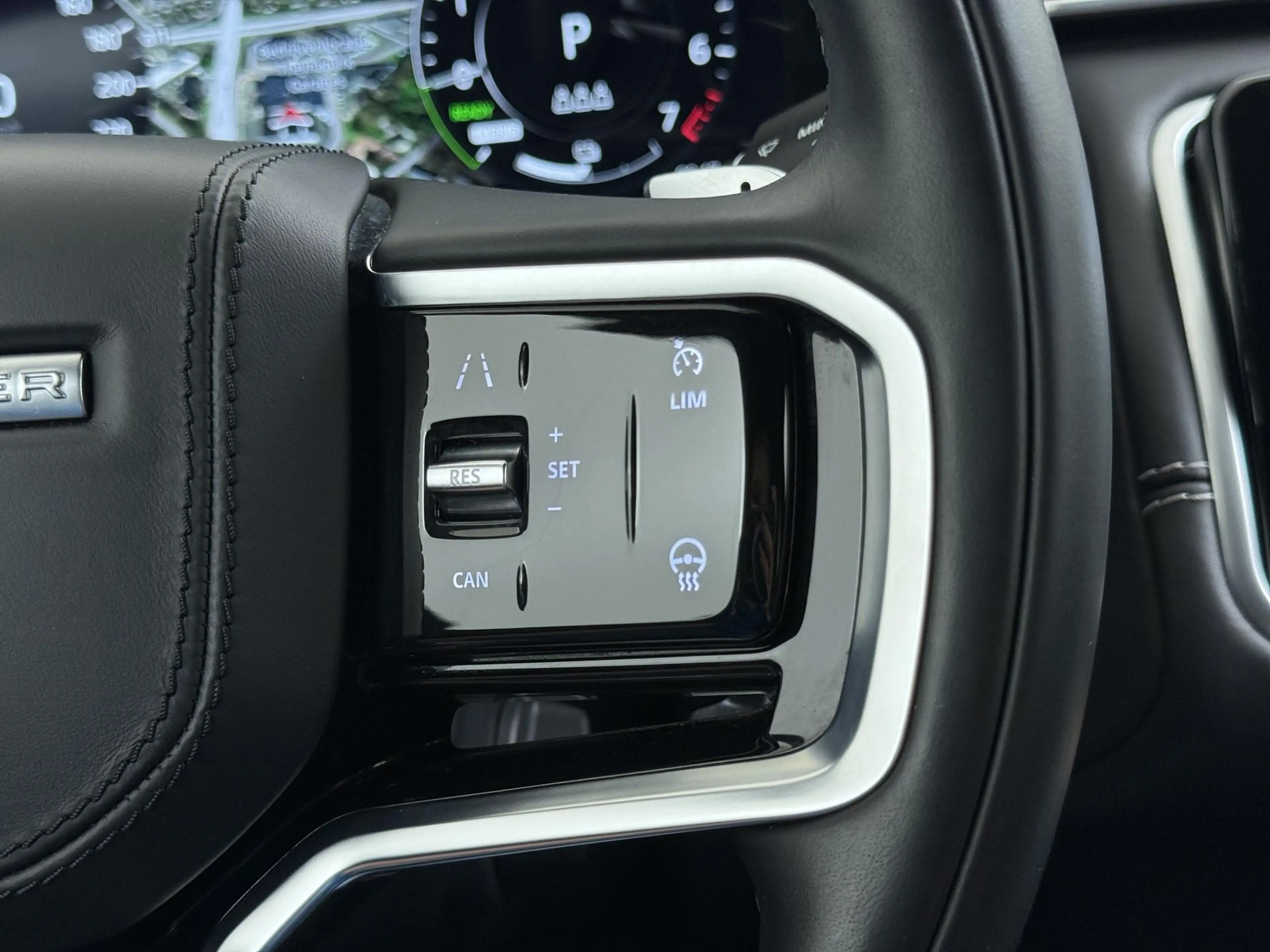 Land Rover Range Rover Velar 2.0 P400e R-Dynamic SE Trekhaak/22Inch/Massage/Mer — photo 26