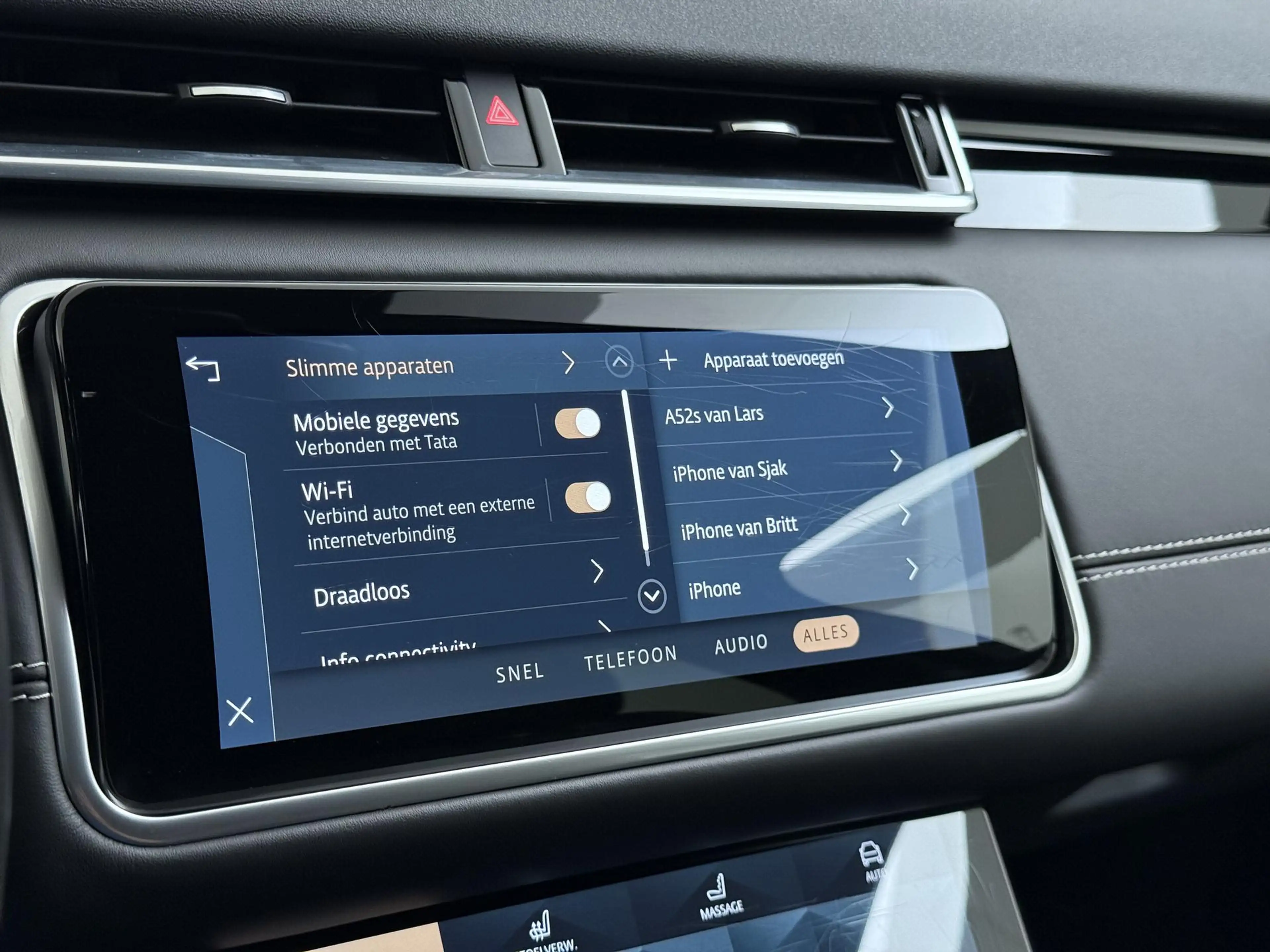 Land Rover Range Rover Velar 2.0 P400e R-Dynamic SE Trekhaak/22Inch/Massage/Mer — photo 31