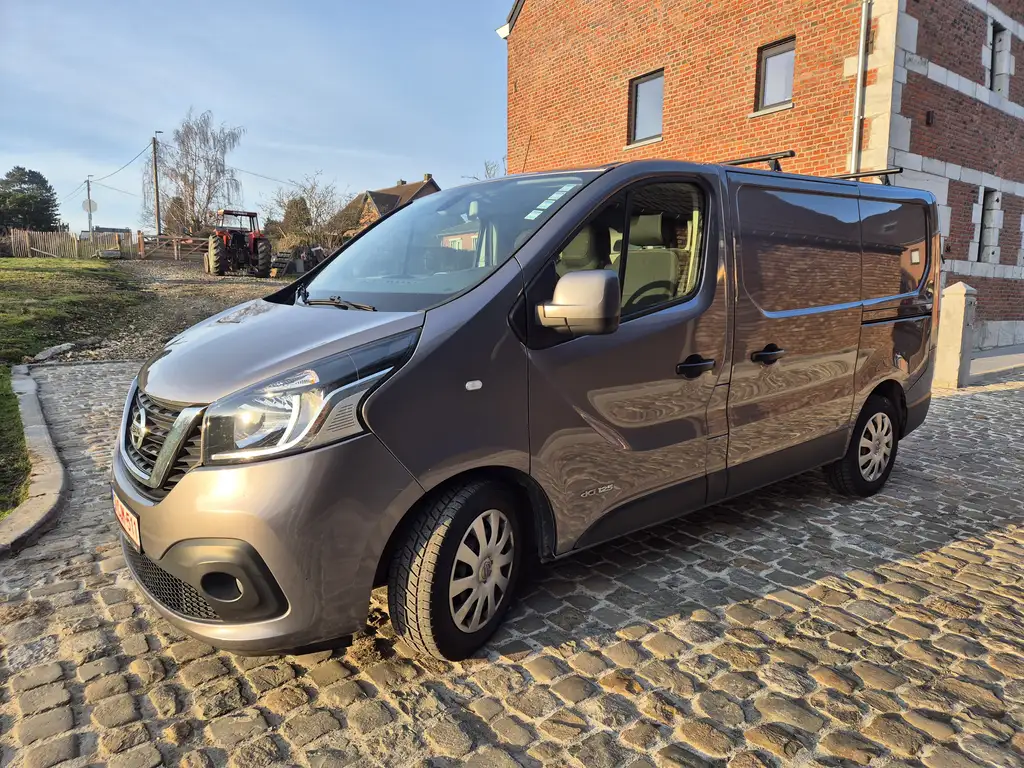 Nissan NV300 2020 из Европы — купить под ключ