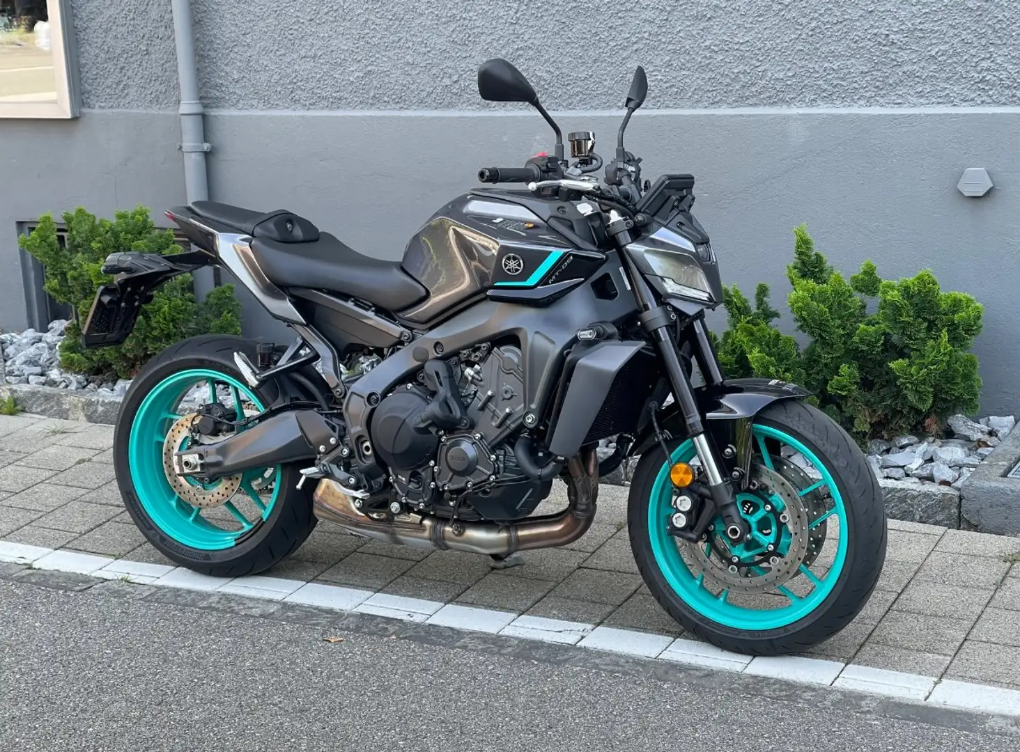 Yamaha MT-09 Y-AMT Grau - 1