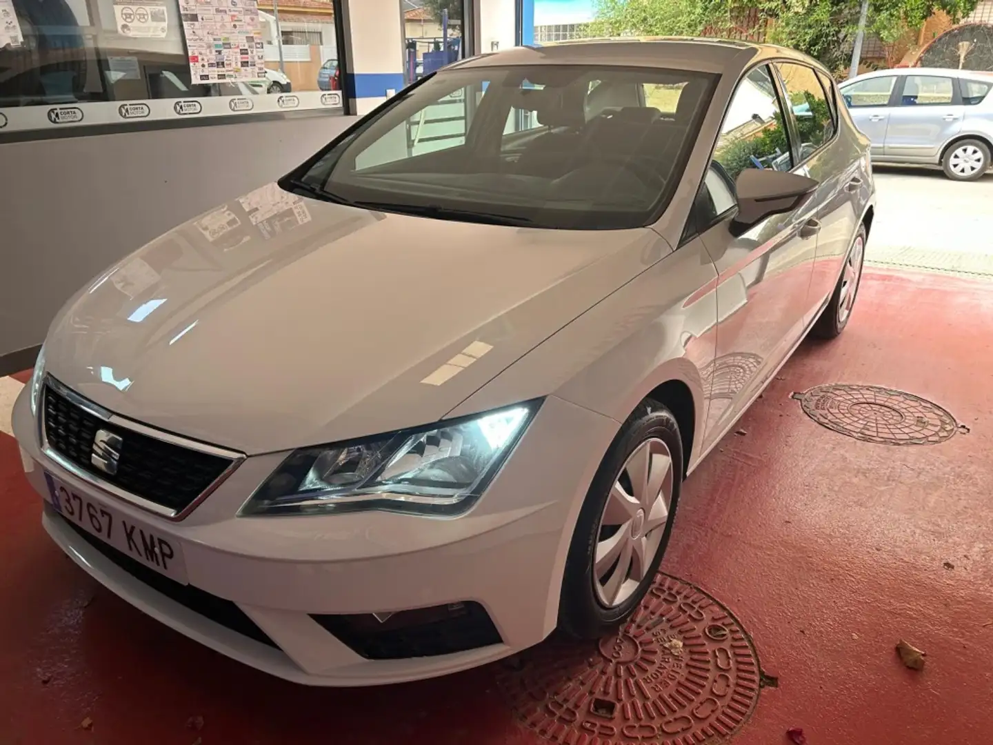 SEAT Leon 1.6TDI CR Reference 90 Blanco - 2