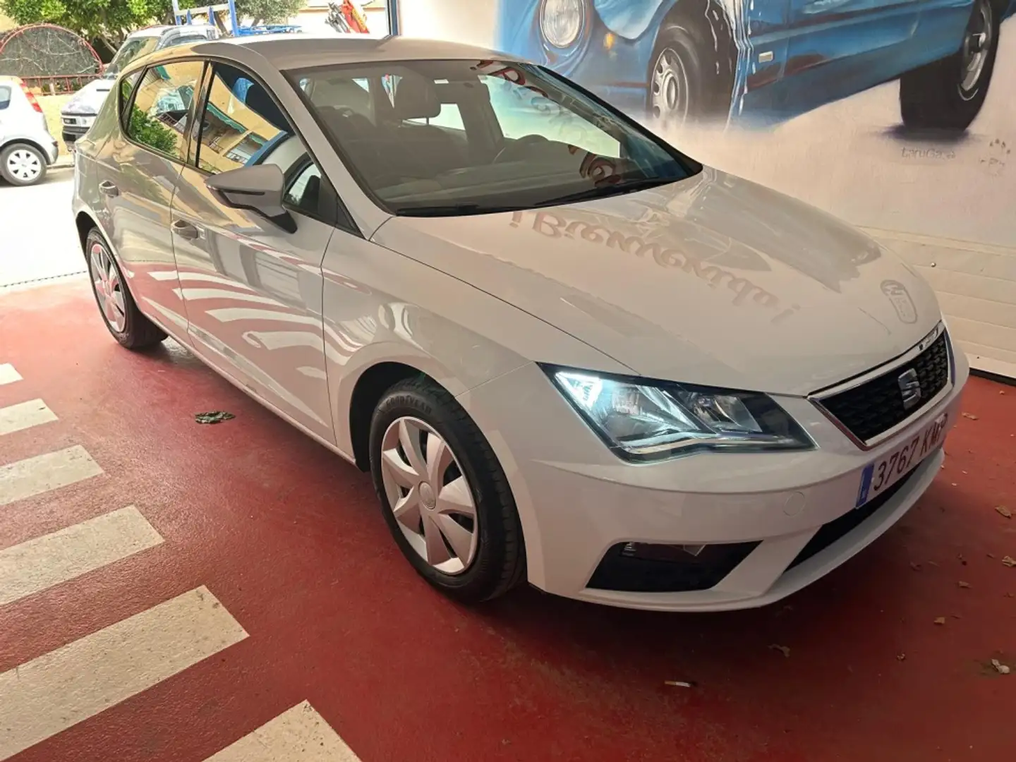 SEAT Leon 1.6TDI CR Reference 90 Blanco - 1