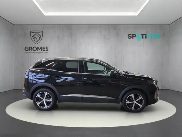 Peugeot 3008 view 2