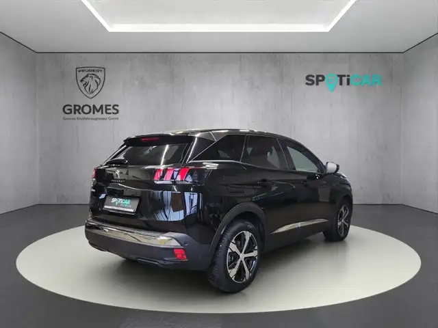 Peugeot 3008 view 3
