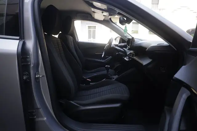 Peugeot 2008 view 10