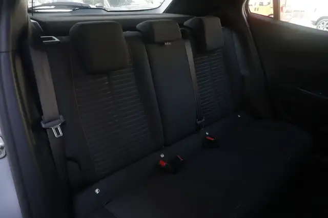 Peugeot 2008 view 12