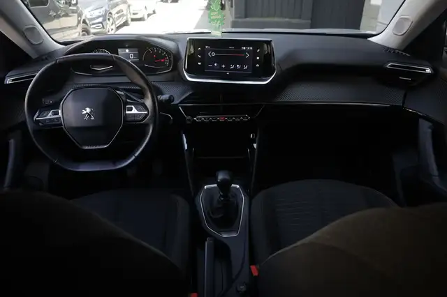 Peugeot 2008 view 2