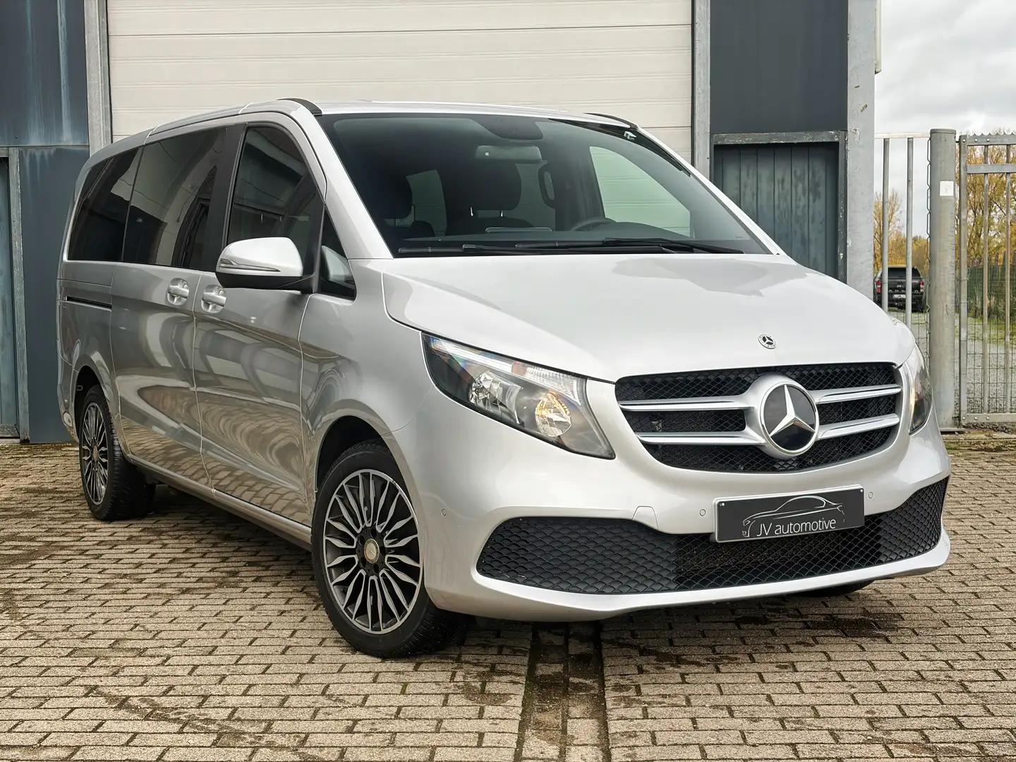 Mercedes-Benz V 220 V 220 d extralang * CAMERA * 7 ZIT * Zilver - 1