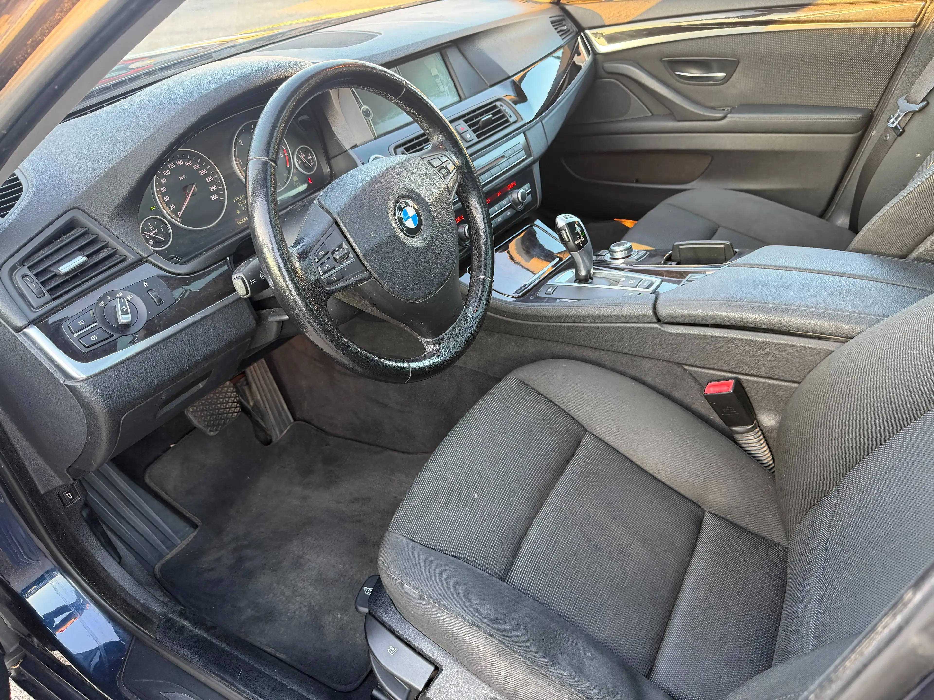 BMW 525 525 d *LED*NAVI*PANO* — photo 11