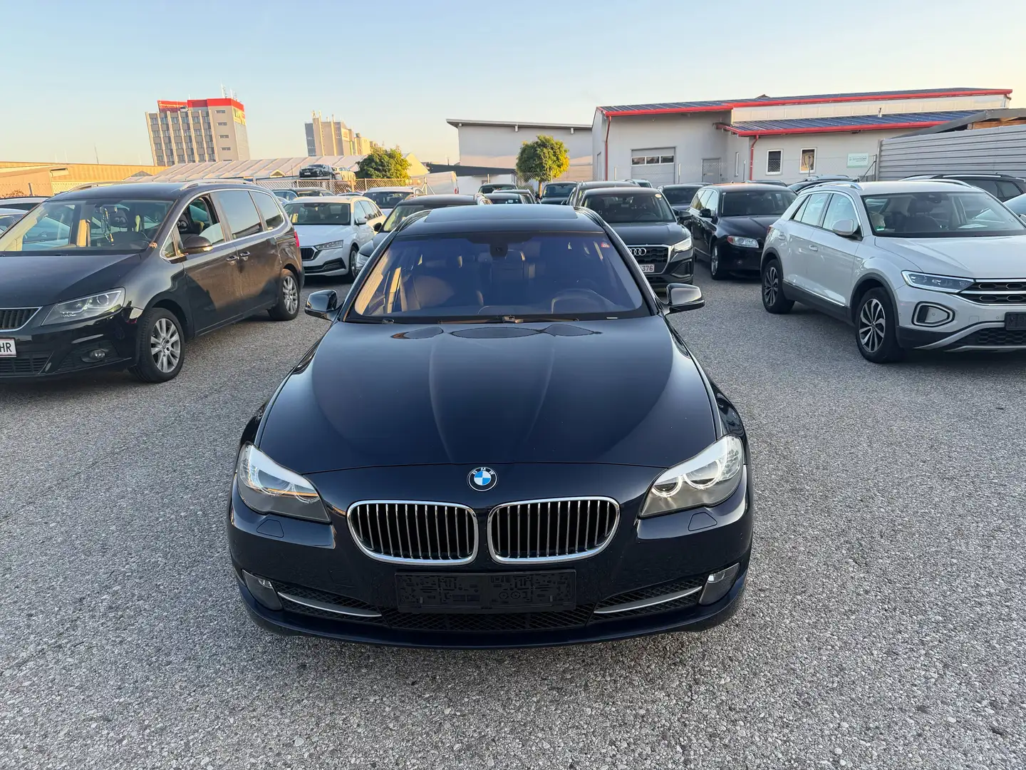 BMW 525 525d F11 Aut. *Xenon*LED*NAVI*Panorama*SHZ Blau - 2