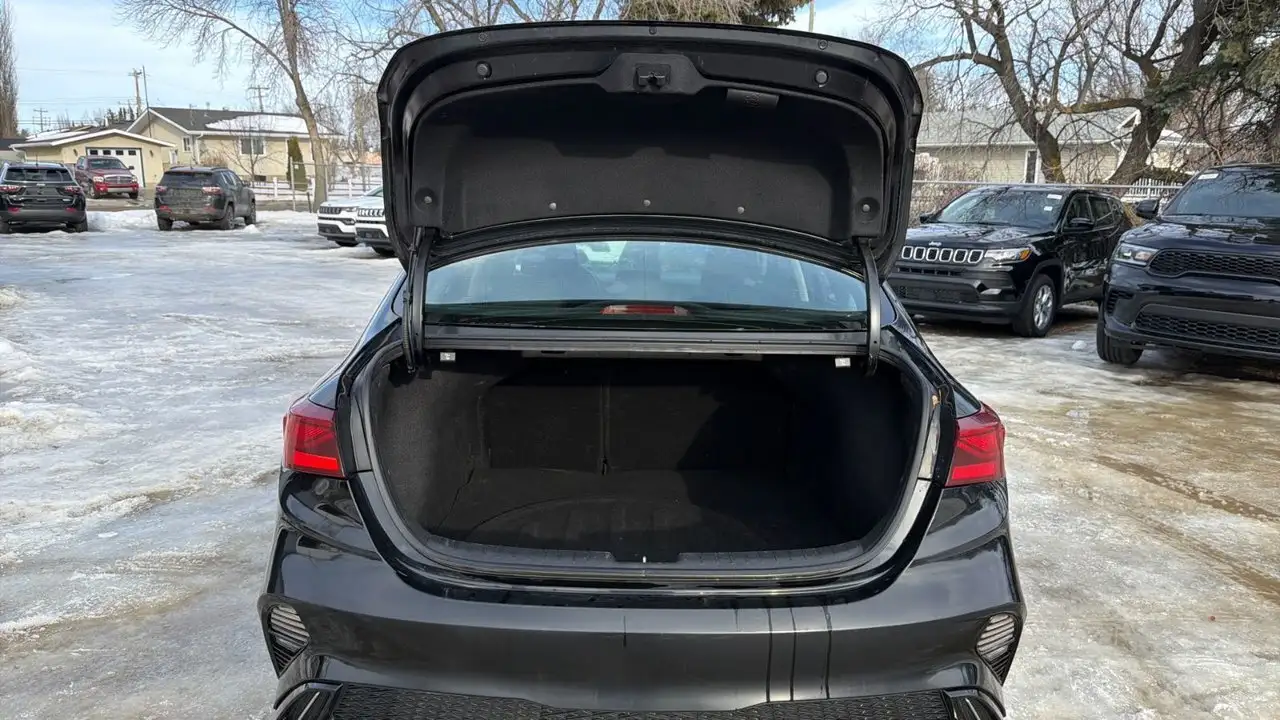 Kia Forte снимка Kia Forte