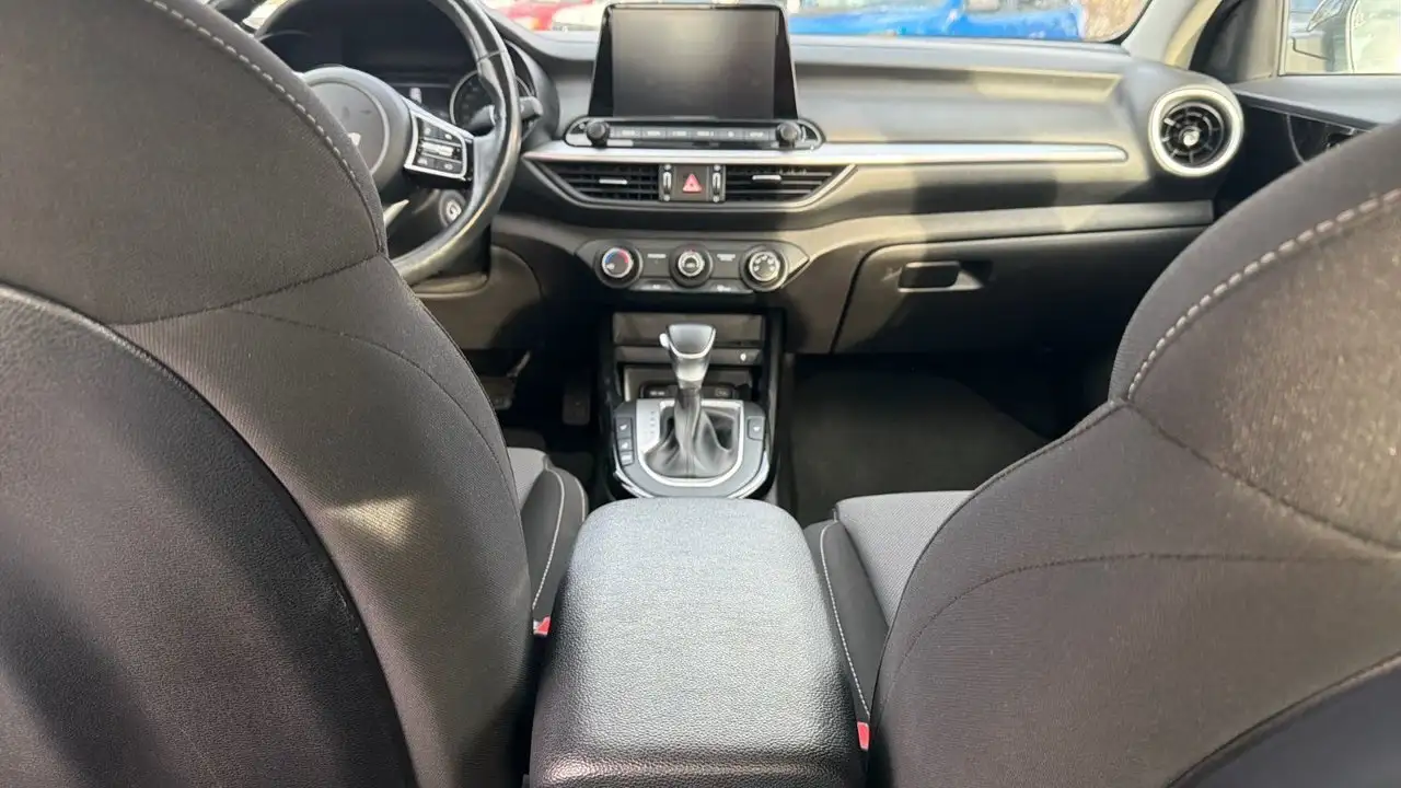 Kia Forte снимка Kia Forte