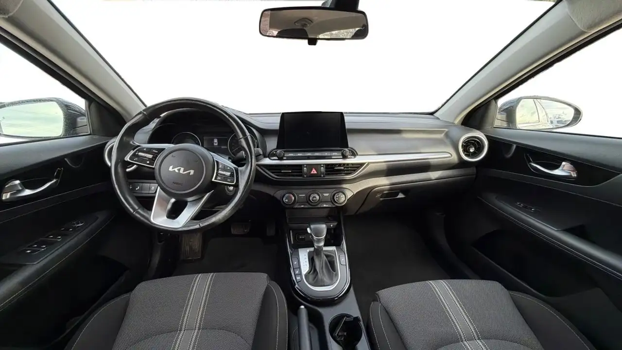 Kia Forte снимка Kia Forte