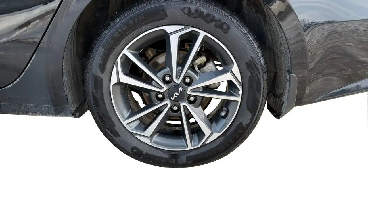 Kia Forte снимка Kia Forte