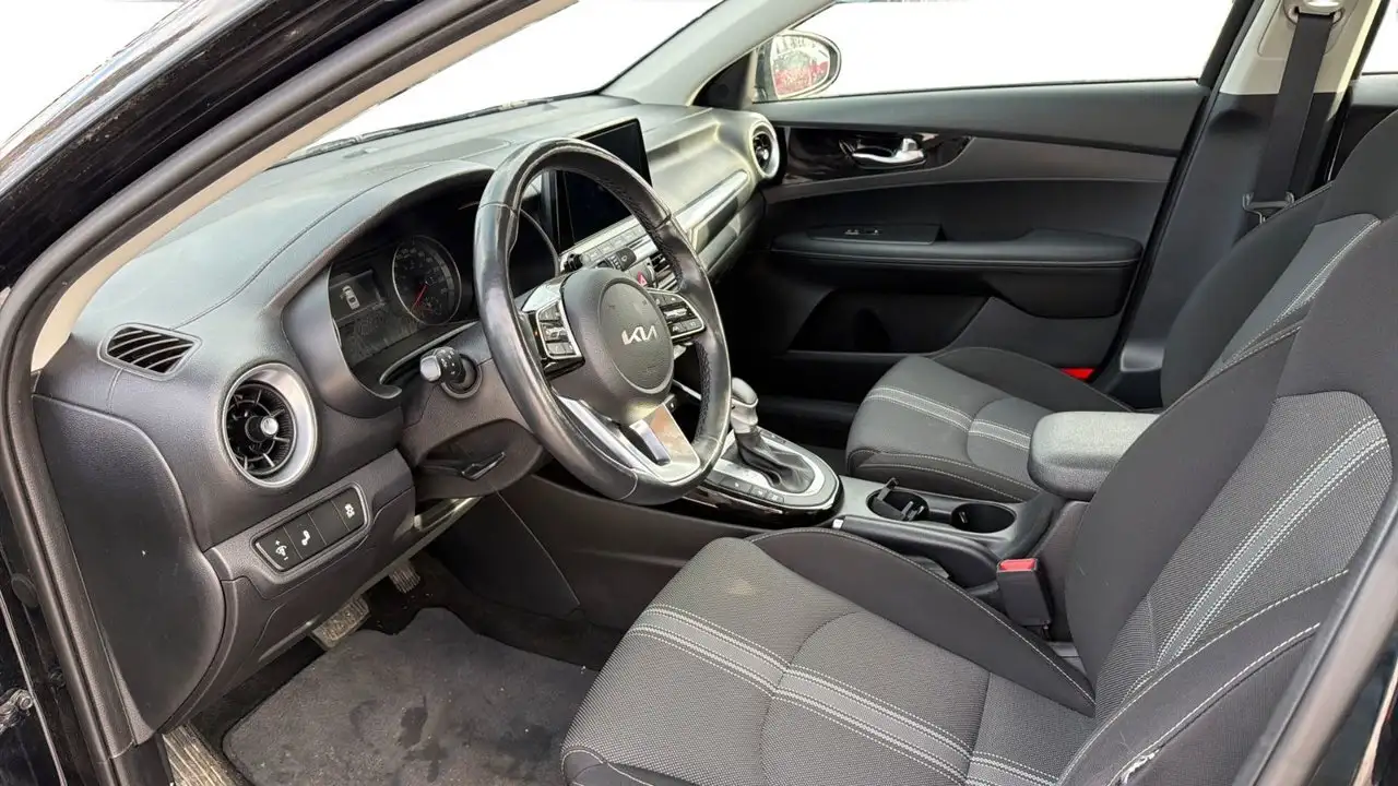 Kia Forte снимка Kia Forte