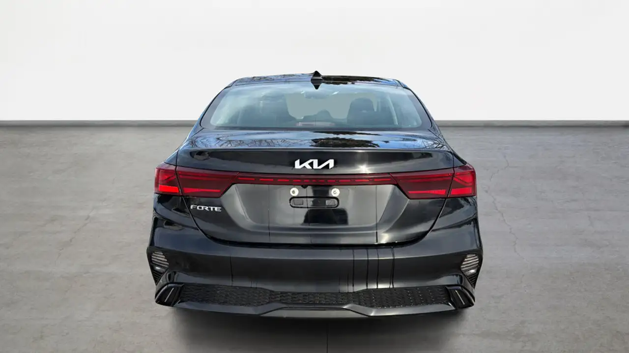 Kia Forte снимка Kia Forte