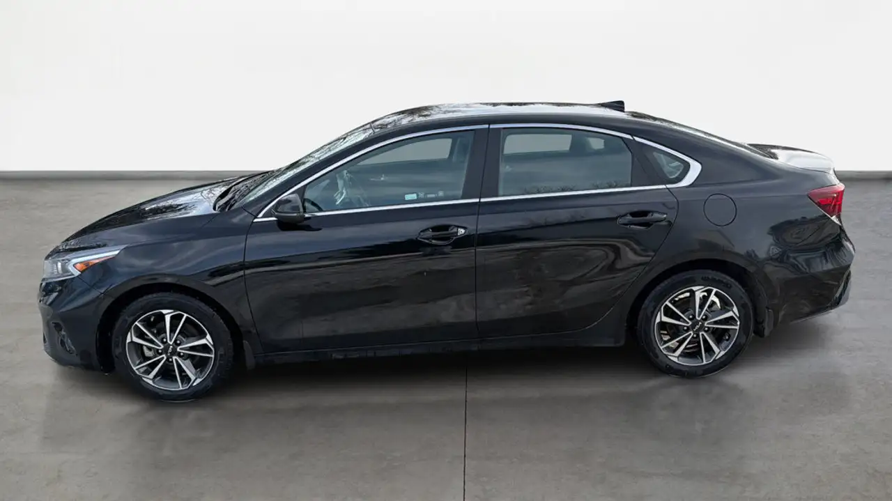 Kia Forte снимка Kia Forte