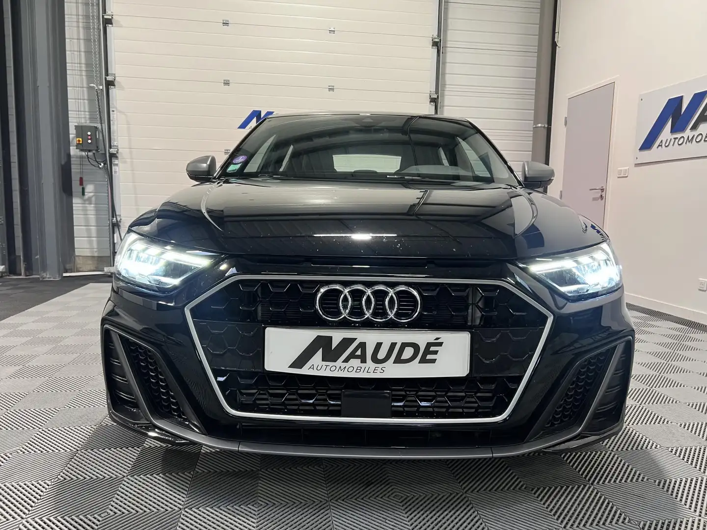 Audi A1 Sportback 40 TFSI 207 ch S-tronic7 Sline Noir - 2