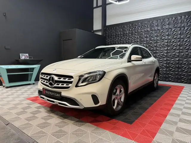 Mercedes-Benz GLA 200 200d SENSATION BVA 7G-DCT 136CH 2EME MAIN - CAMERA - RADAR AV AR - SIEGES CHAUFFANTS - GTIE 12 MOIS