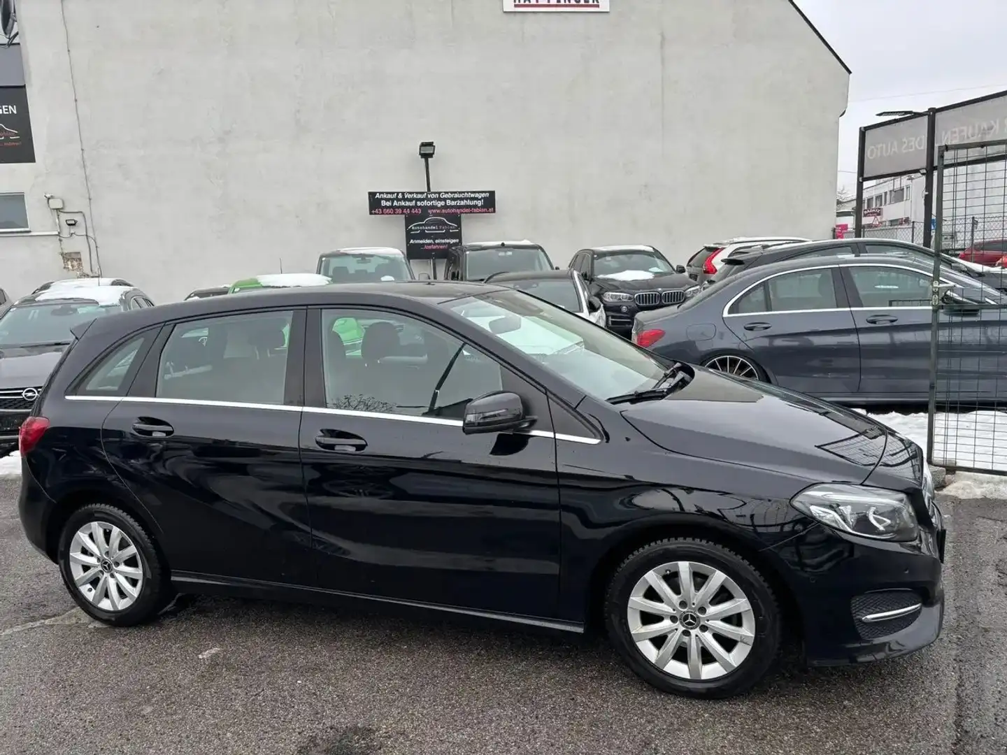 Mercedes-Benz B 180 CDI Automat. 109PS Parkhilfe Navi Sitzheizung Schwarz - 2